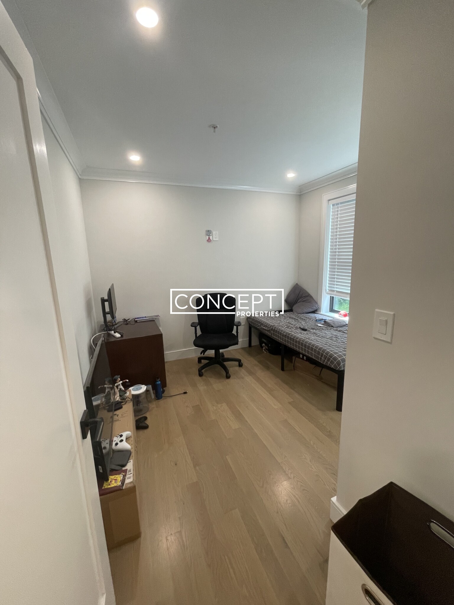 13 Greylock Rd, Allston