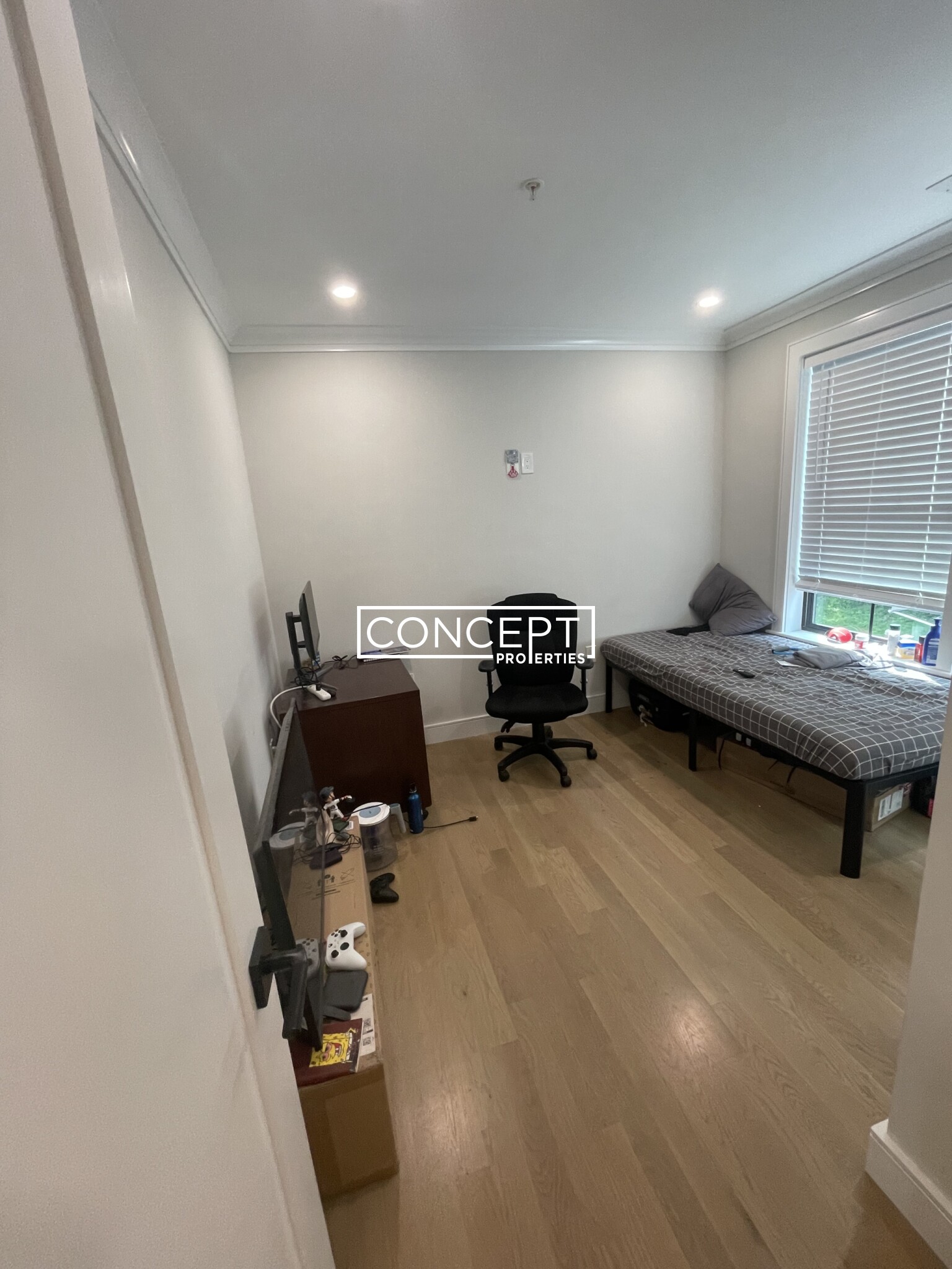 13 Greylock Rd, Allston