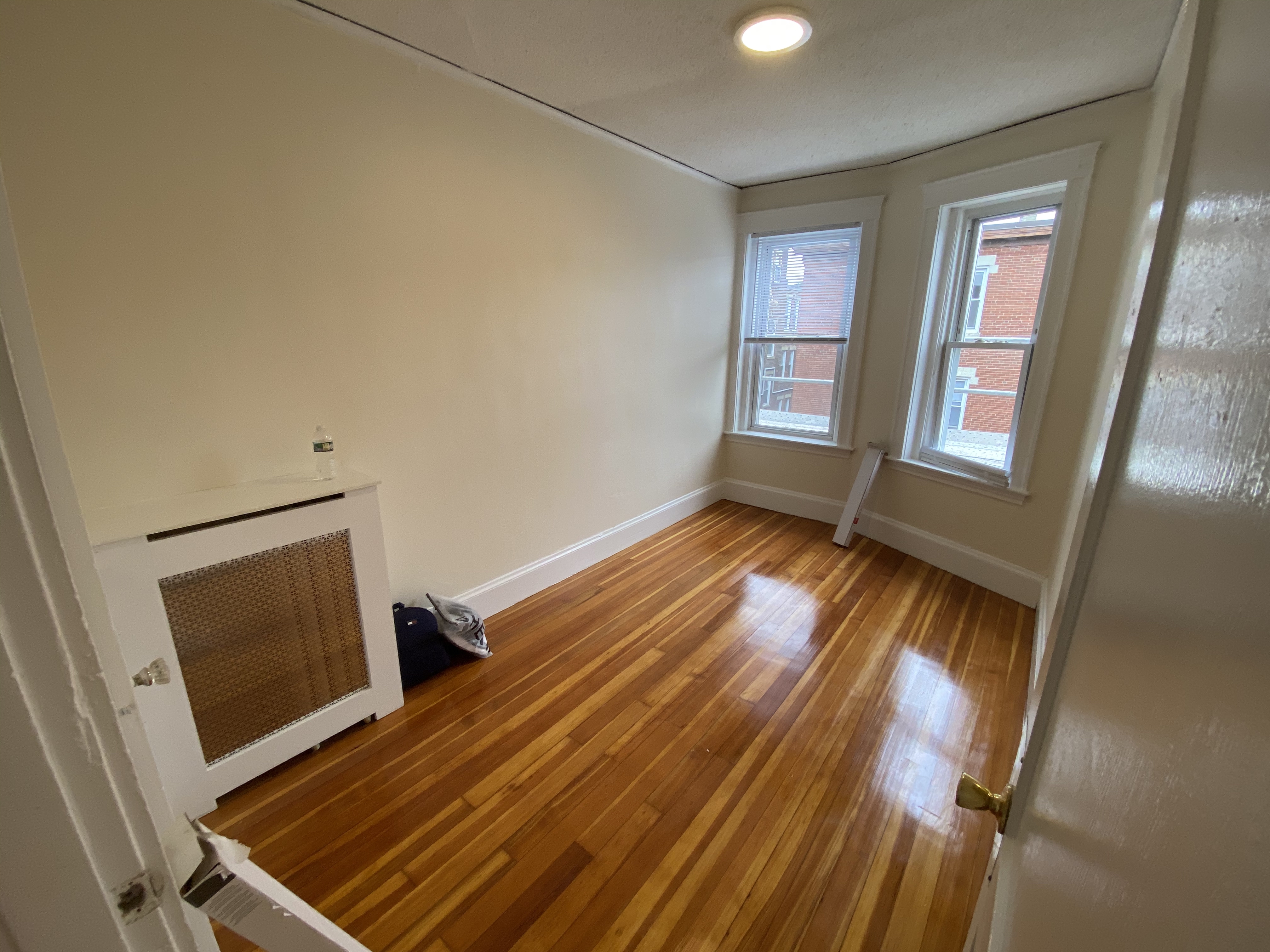 6 Barrows St, Allston