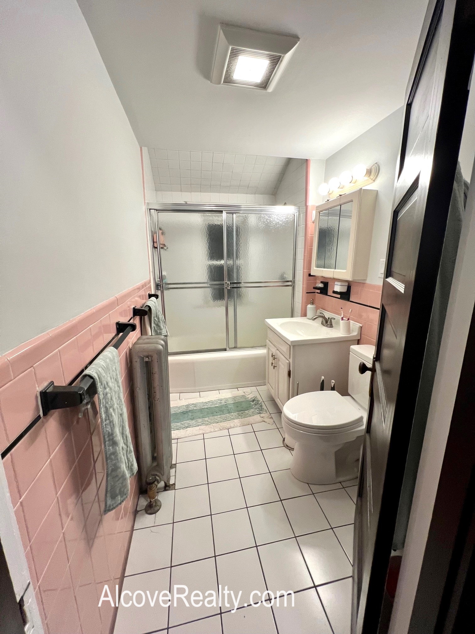 92 Powderhouse Blvd, Teele Square