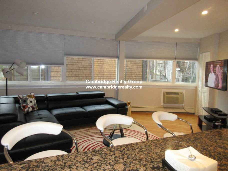 516 Green St, Central Square