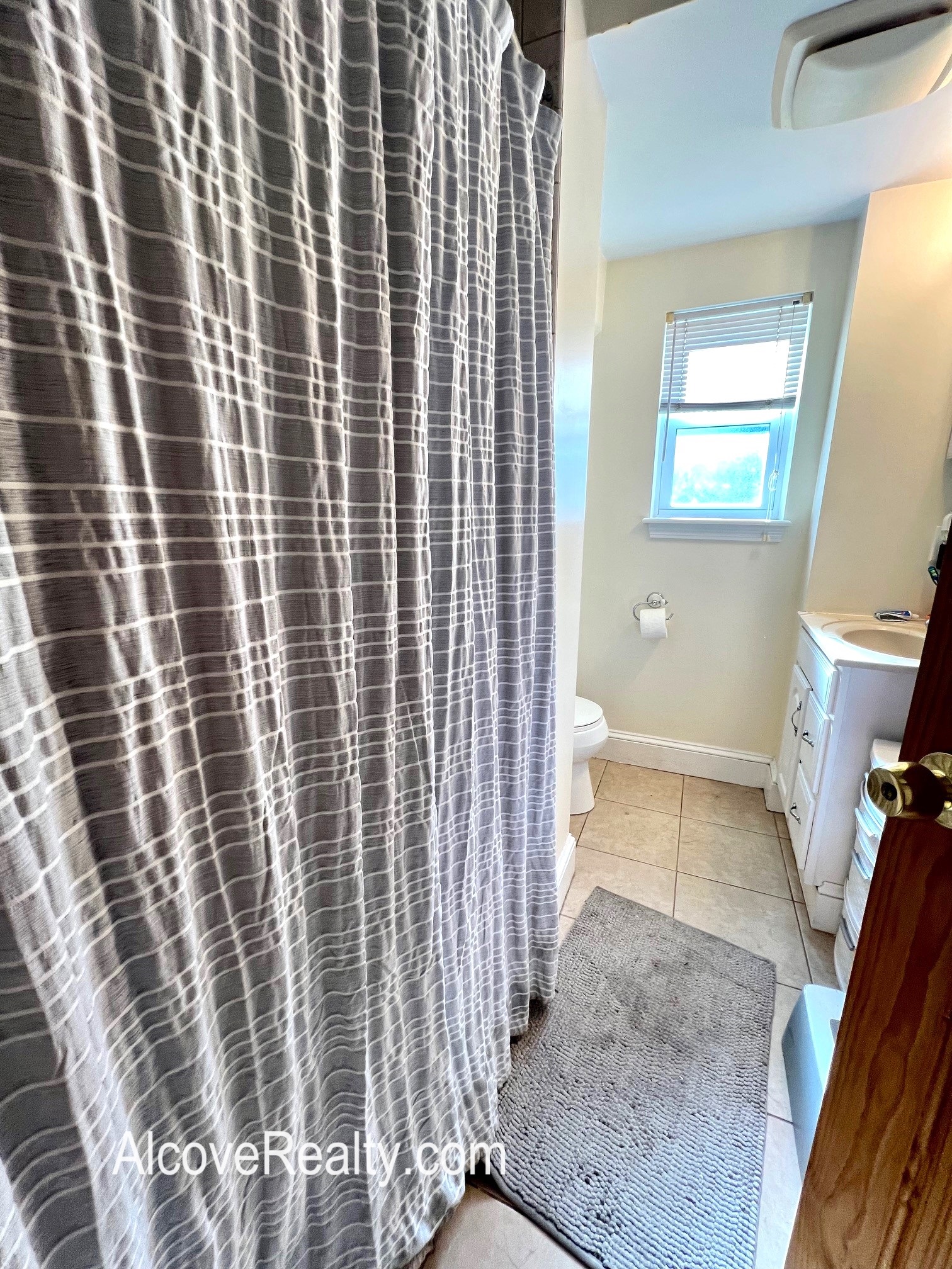 28 Cherry St, Davis Square