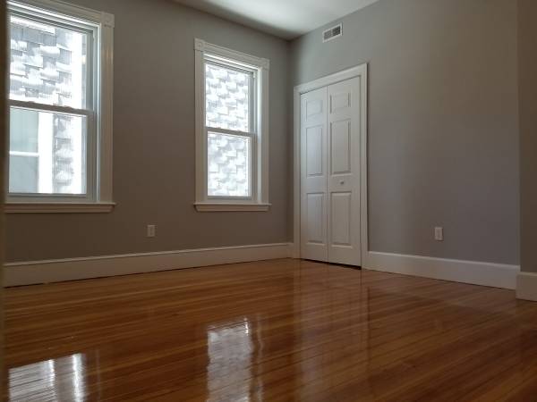 13 Spalding St, Jamaica Plain