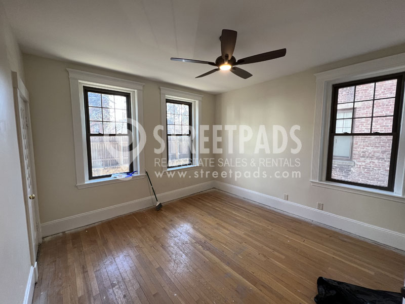 111 Saint Paul St, Coolidge Corner