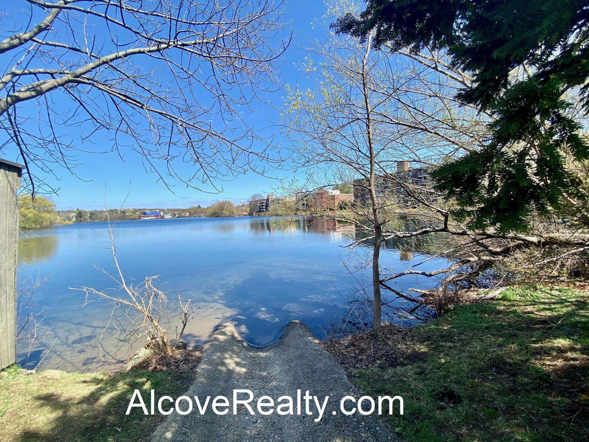 40 Alfred Rd, Arlington