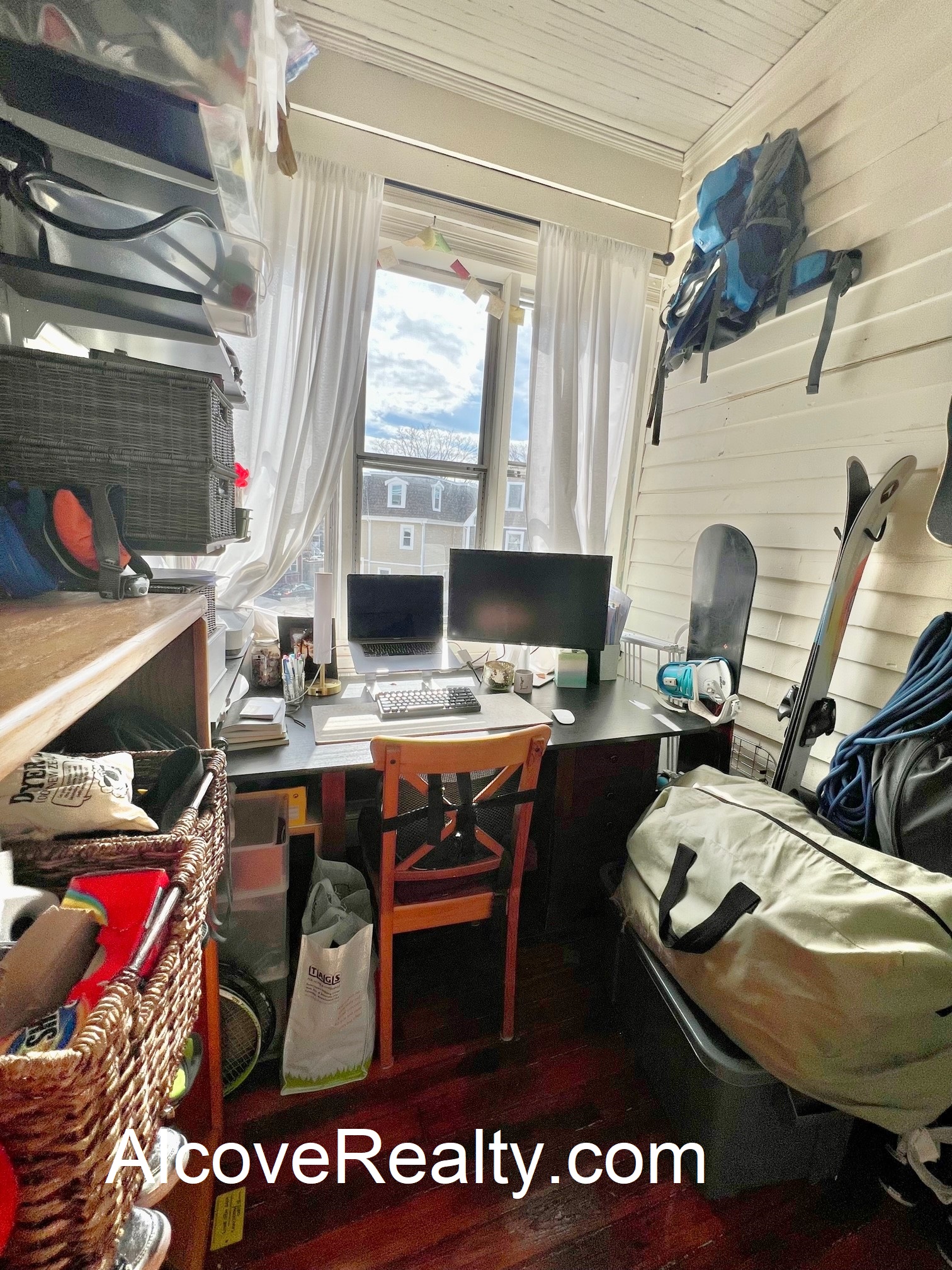 882 Broadway, Davis Square