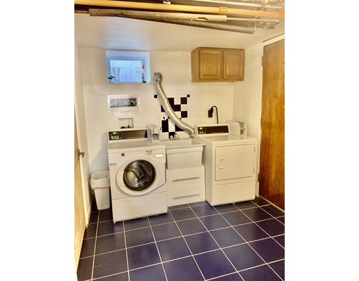 726 Metropolitan Ave, Hyde Park