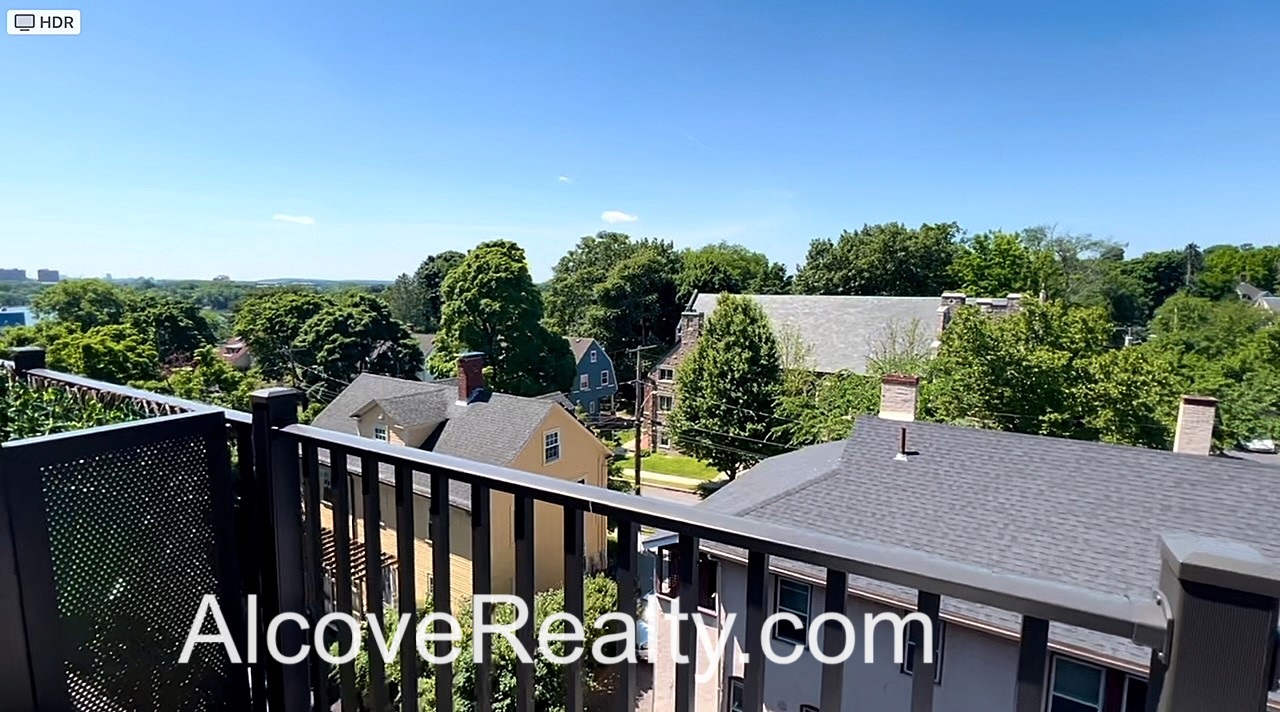 60 Pleasant St, Arlington