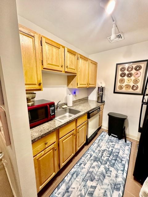 300 Commercial St, North End