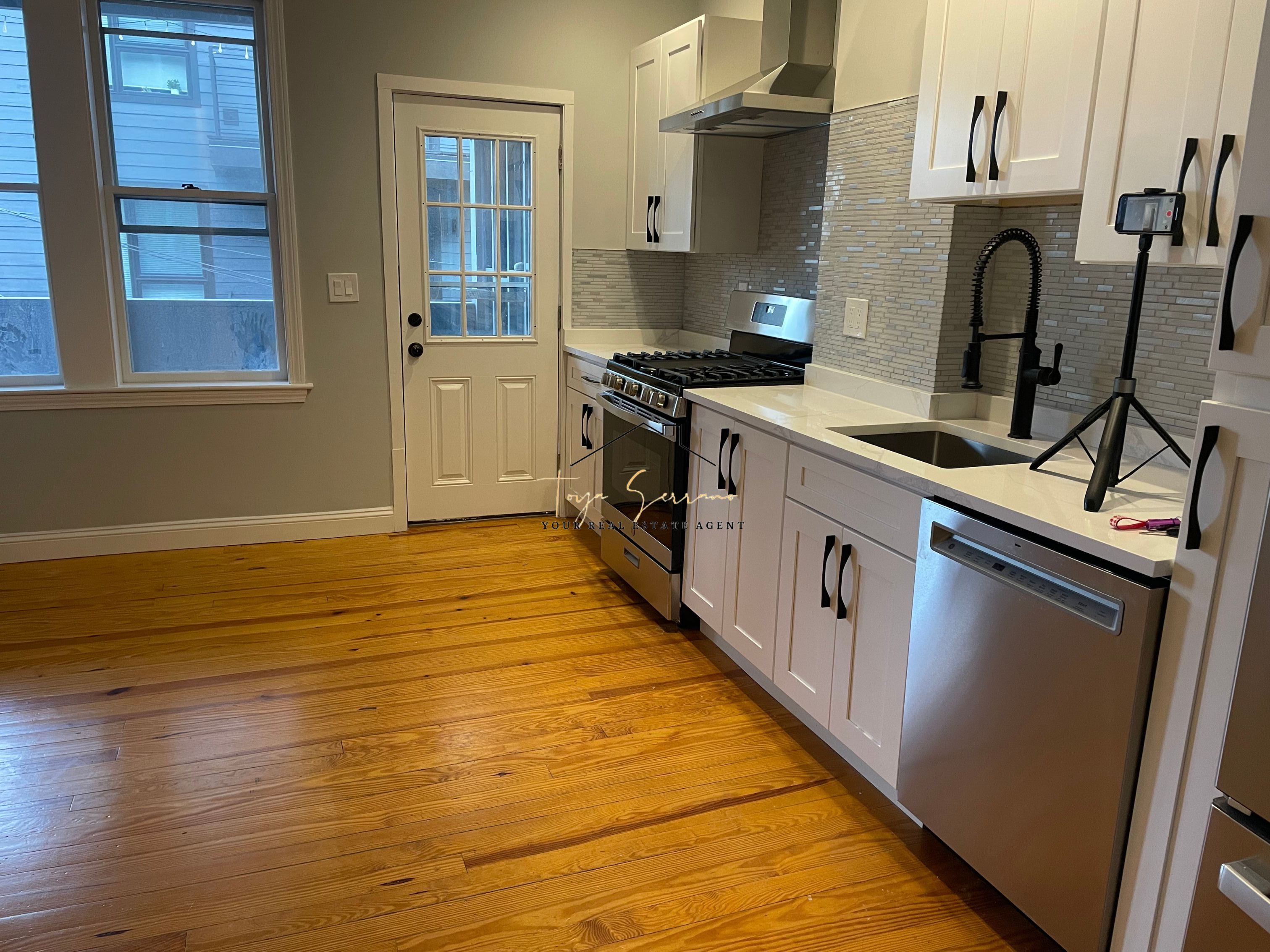 131 Cottage St, East Boston