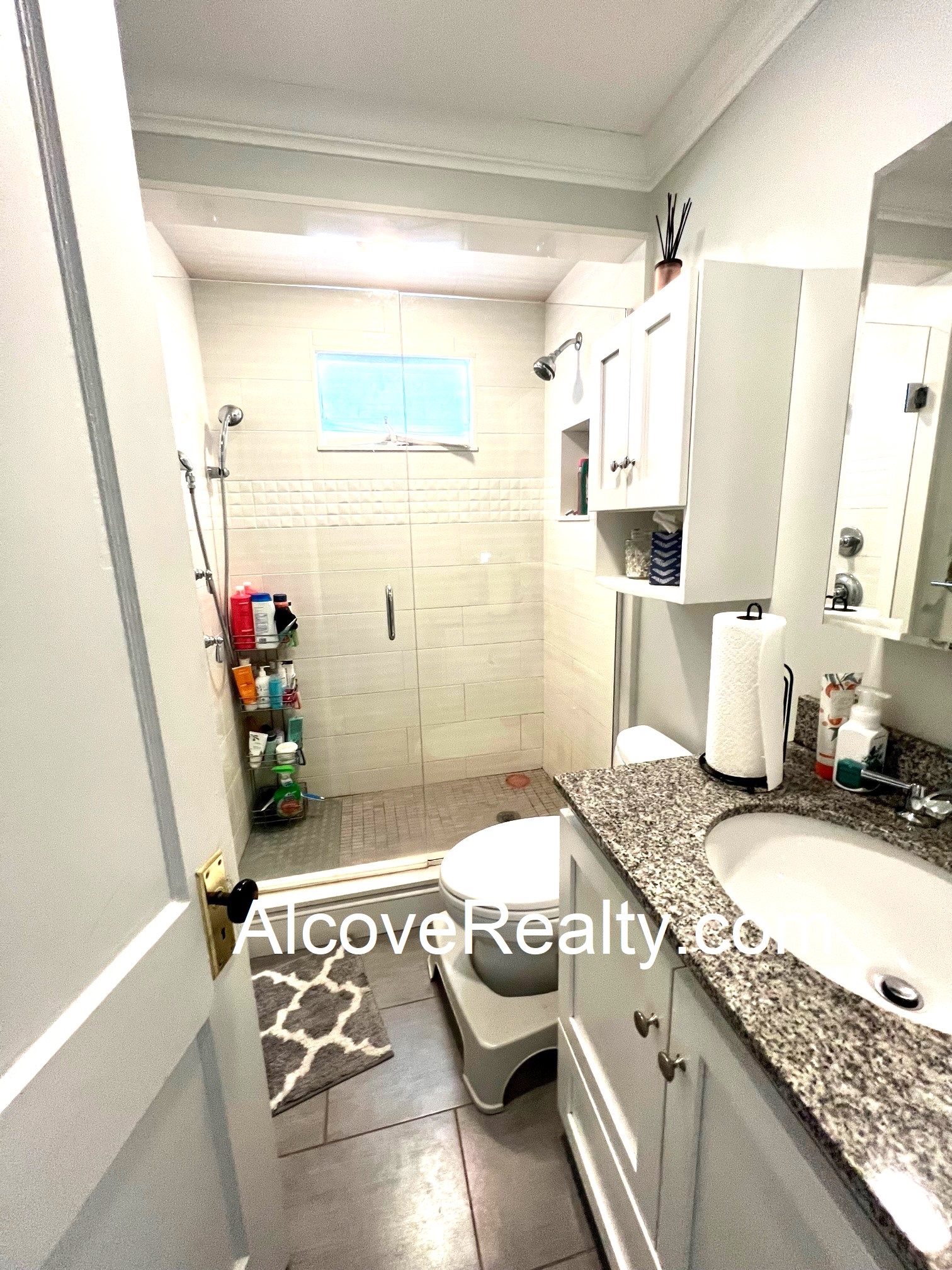 34 Leonard St, Davis Square