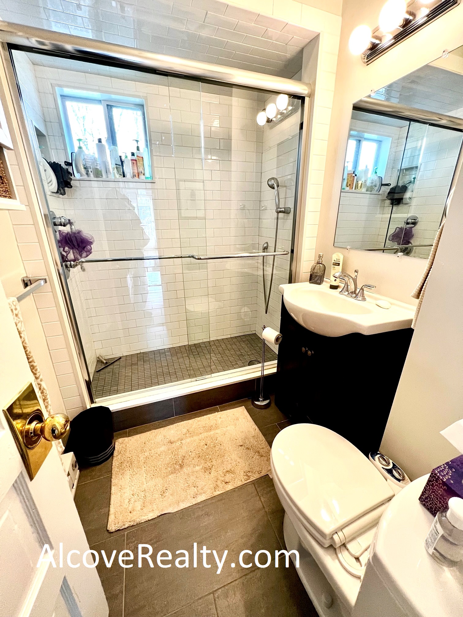 15 Farragut Ave, Teele Square