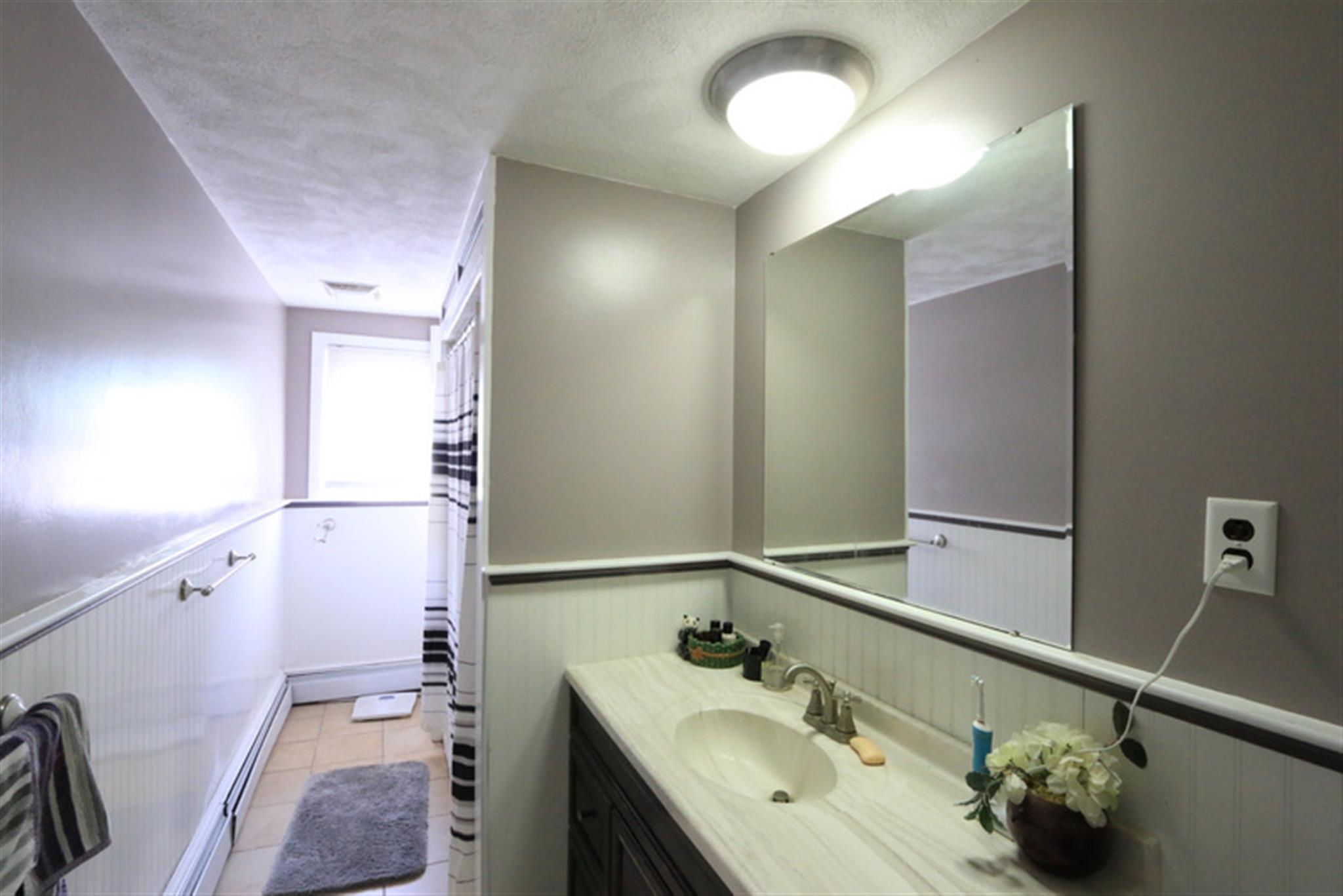 8 Winchester Ct, Medford