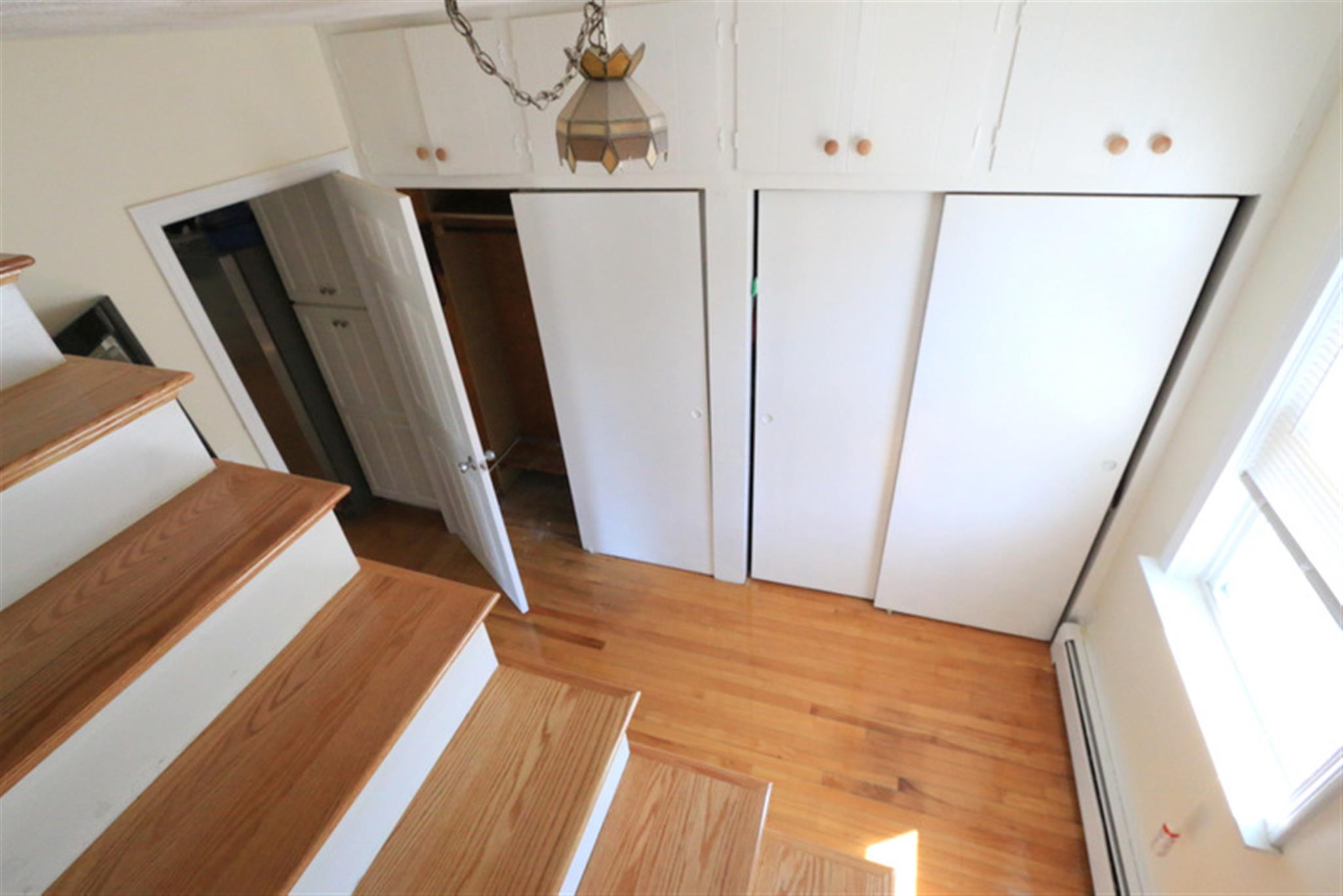 8 Winchester Ct, Medford