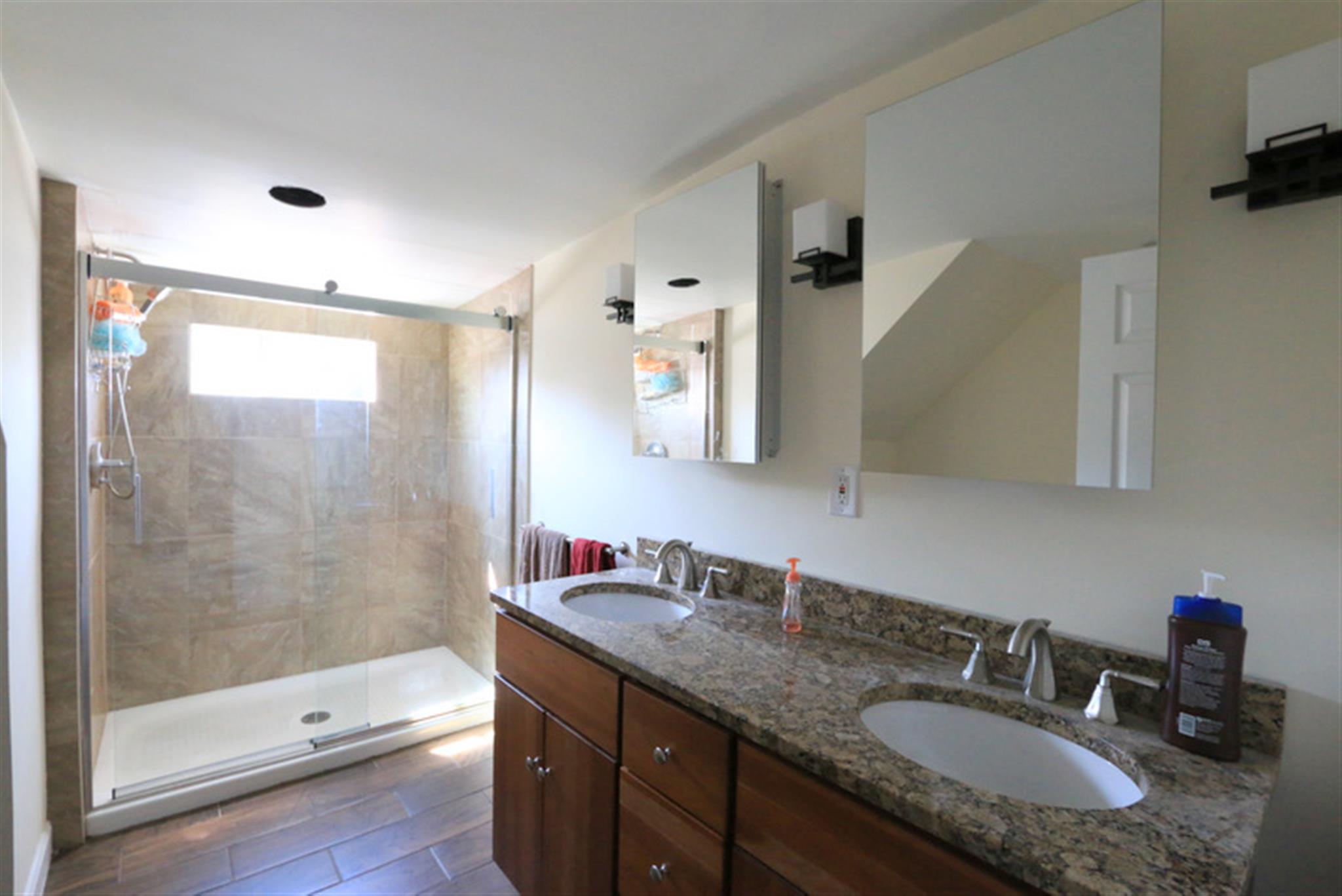 8 Winchester Ct, Medford