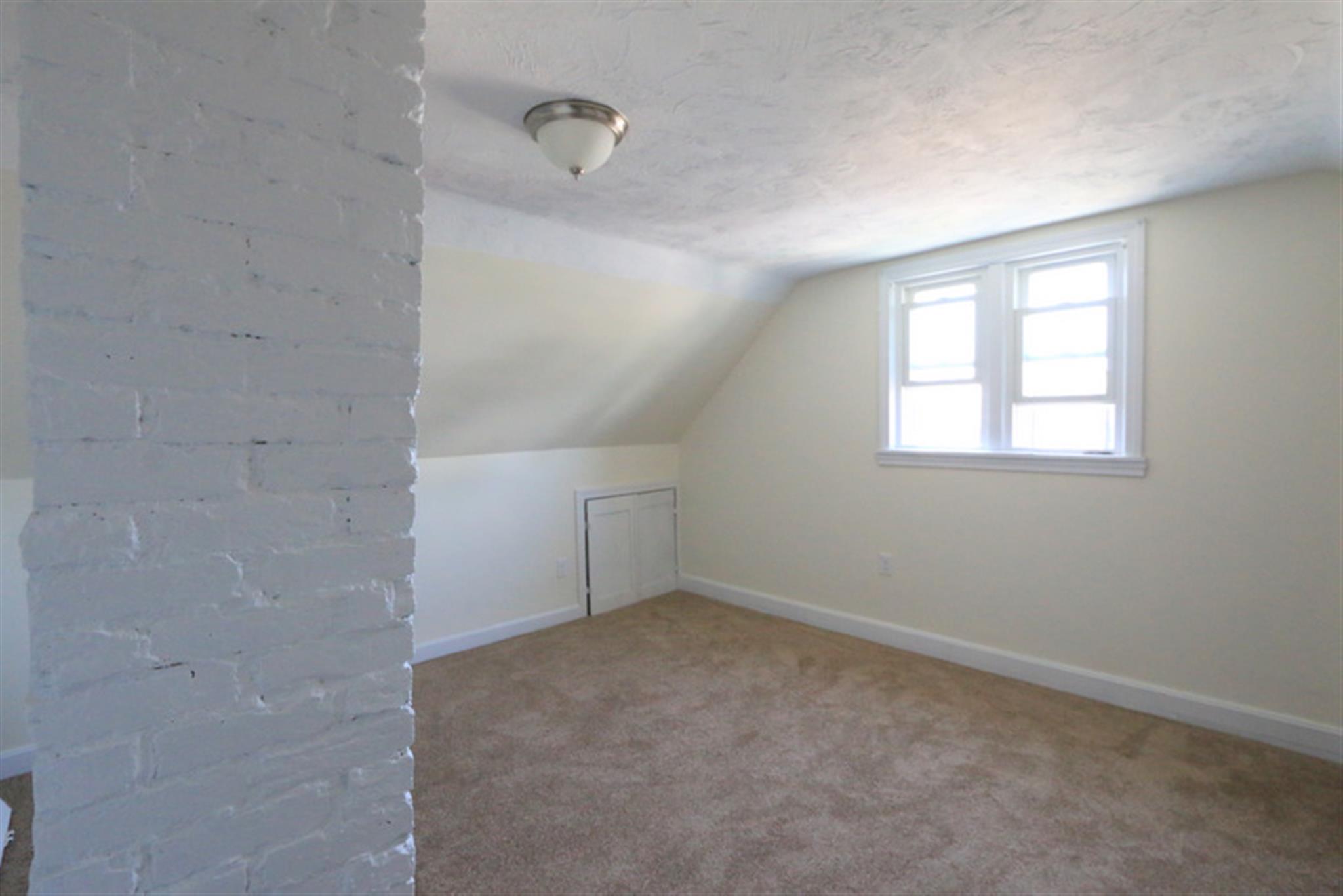 8 Winchester Ct, Medford