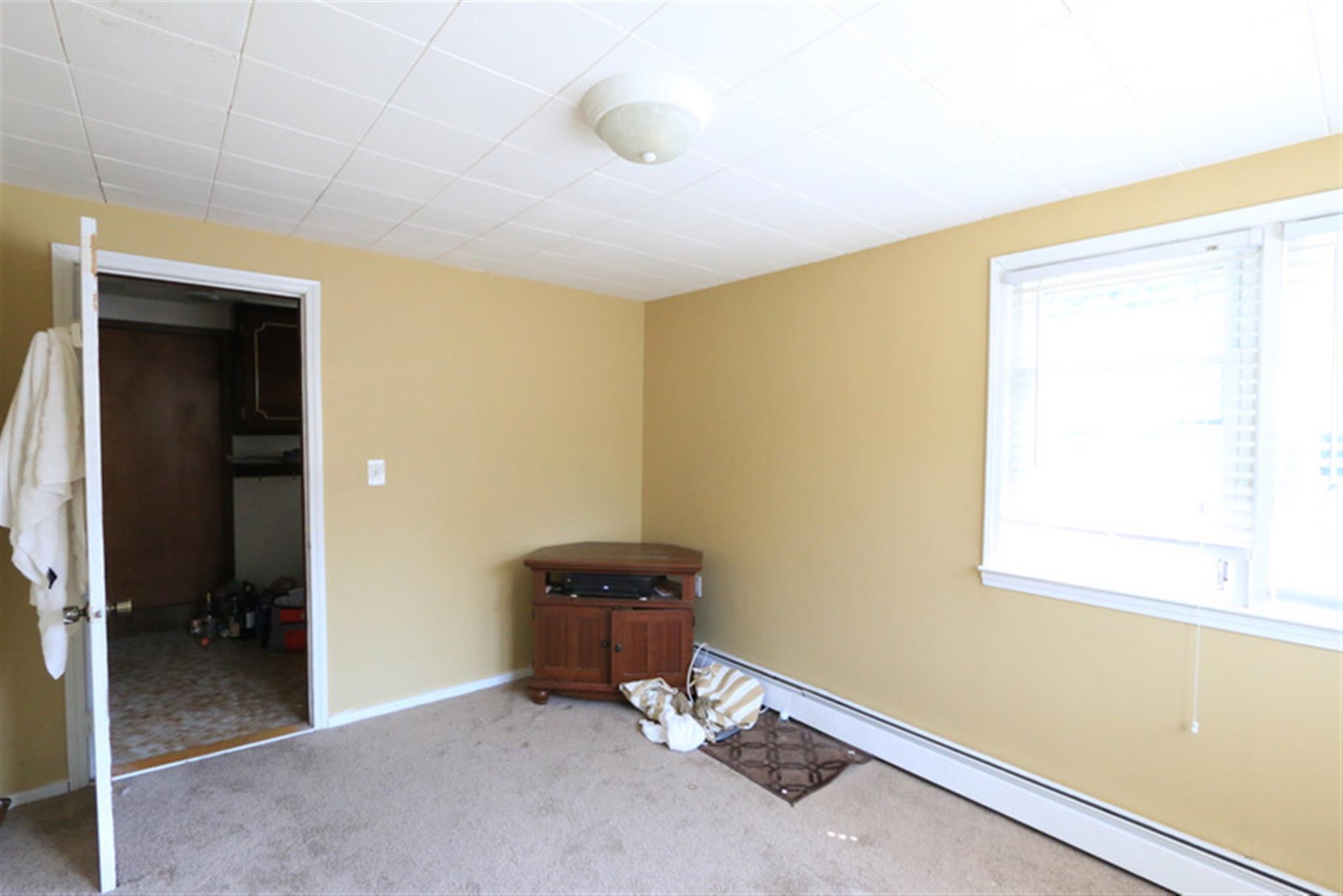 8 Winchester Ct, Medford