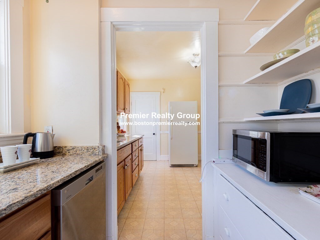 139-141 Harvard St, Newtonville