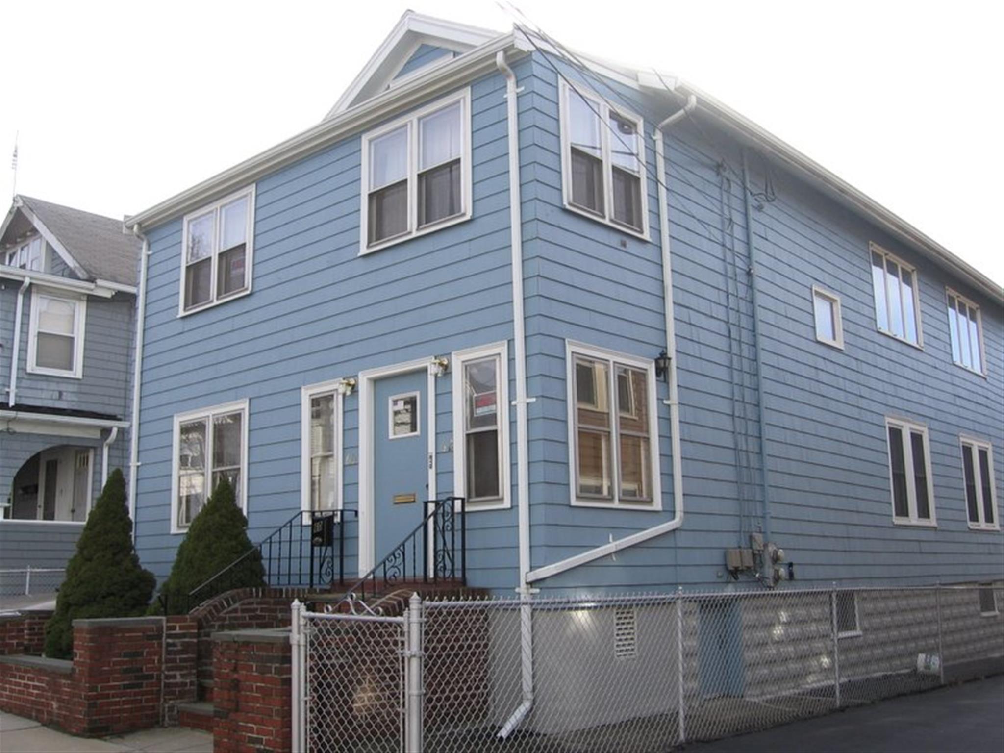 62 Woods Ave, Teele Square