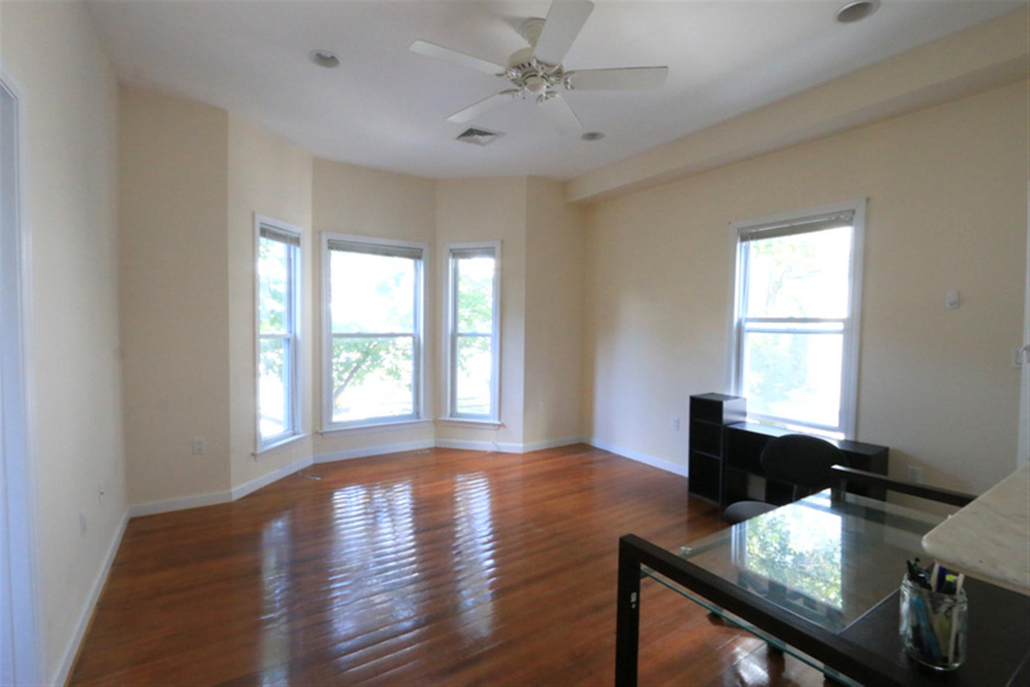 24 Tufts St, Cambridgeport