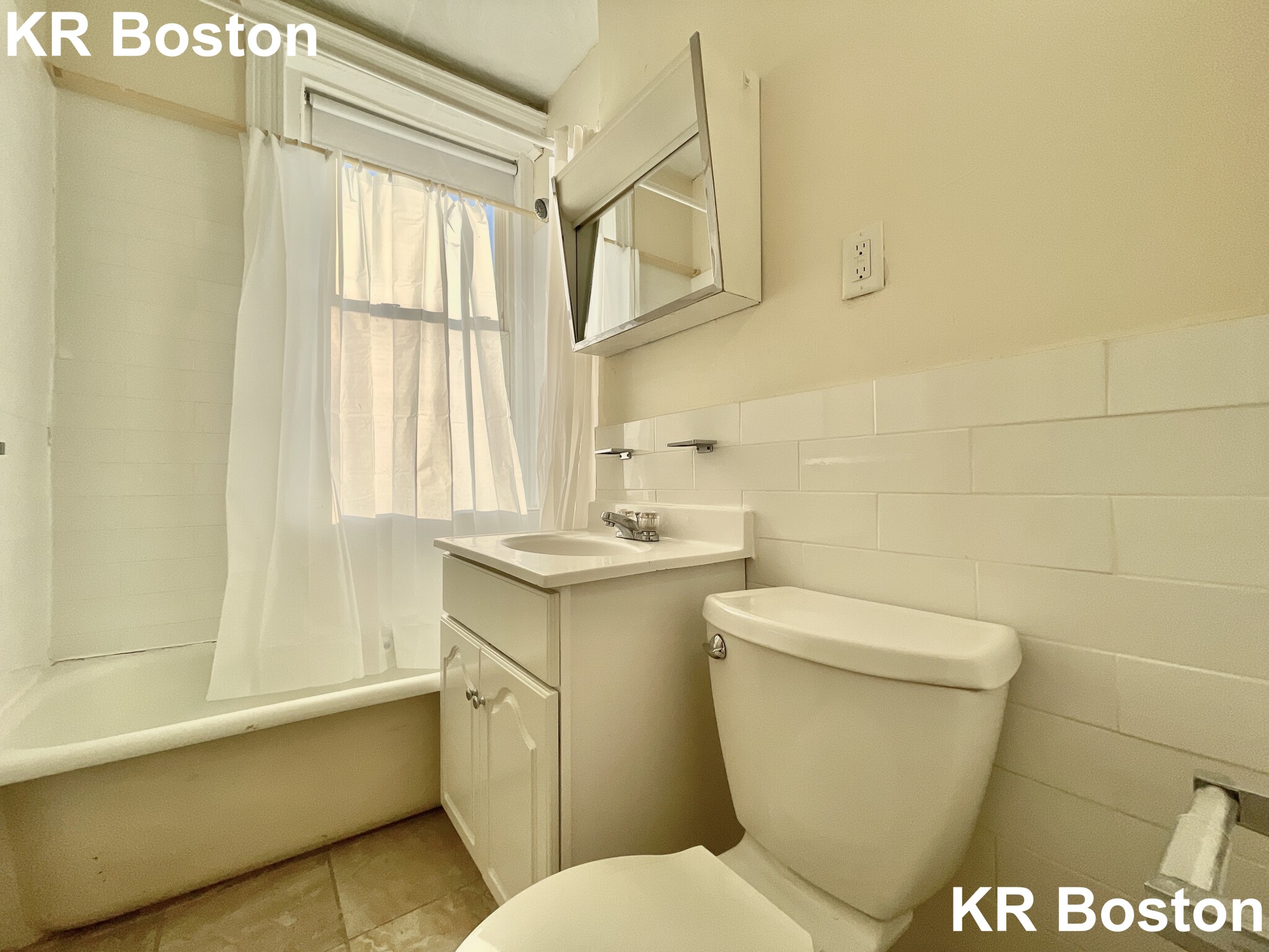131 Washington St, Brighton