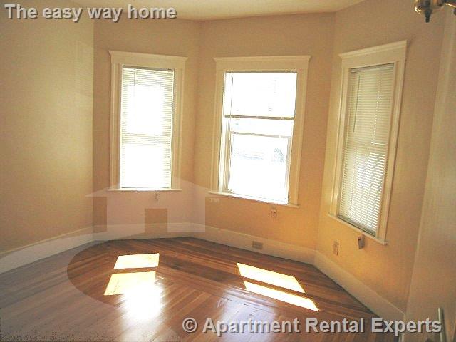 292 Boston Ave, Medford