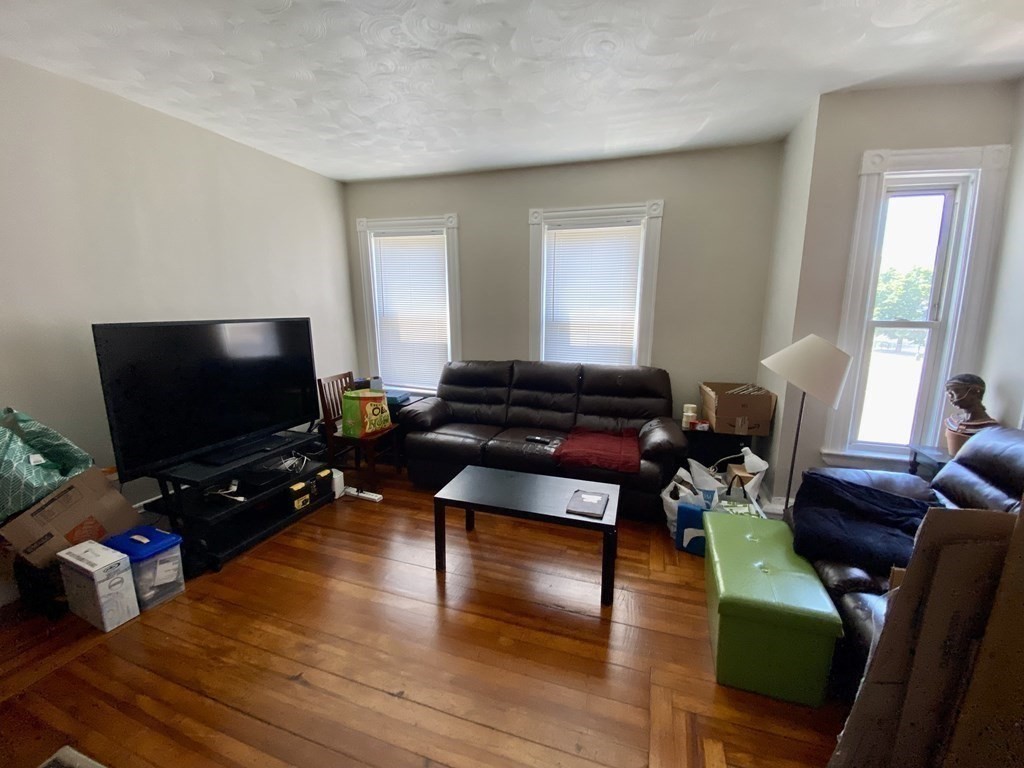 132 Hyde Park Ave, Jamaica Plain