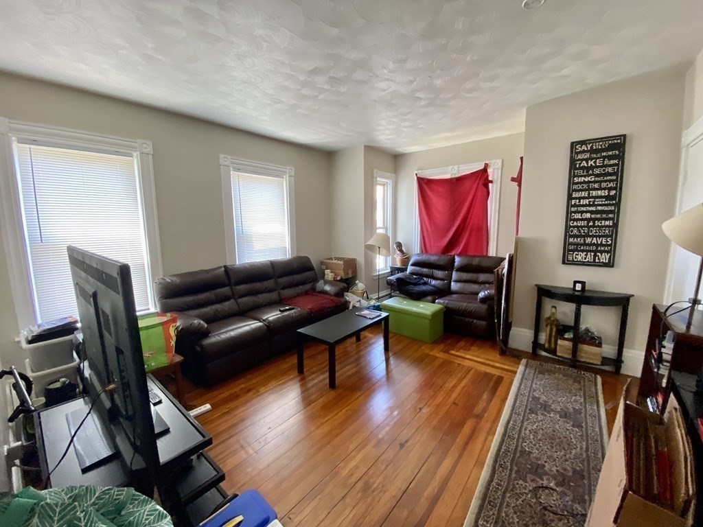 132 Hyde Park Ave, Jamaica Plain