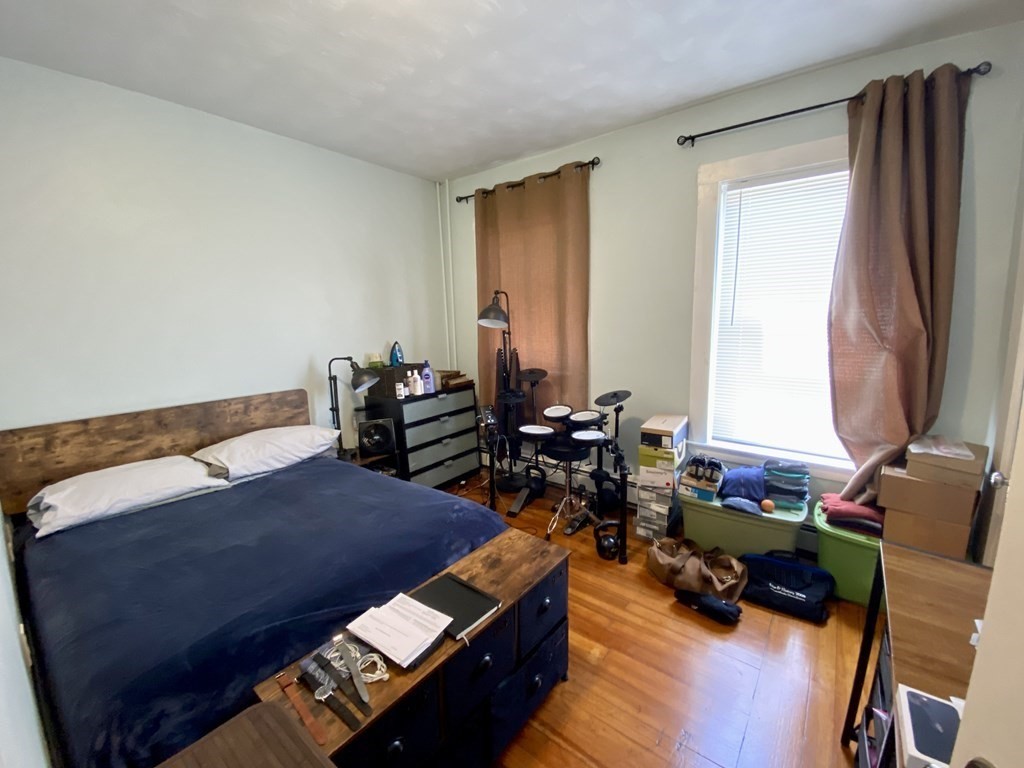 132 Hyde Park Ave, Jamaica Plain