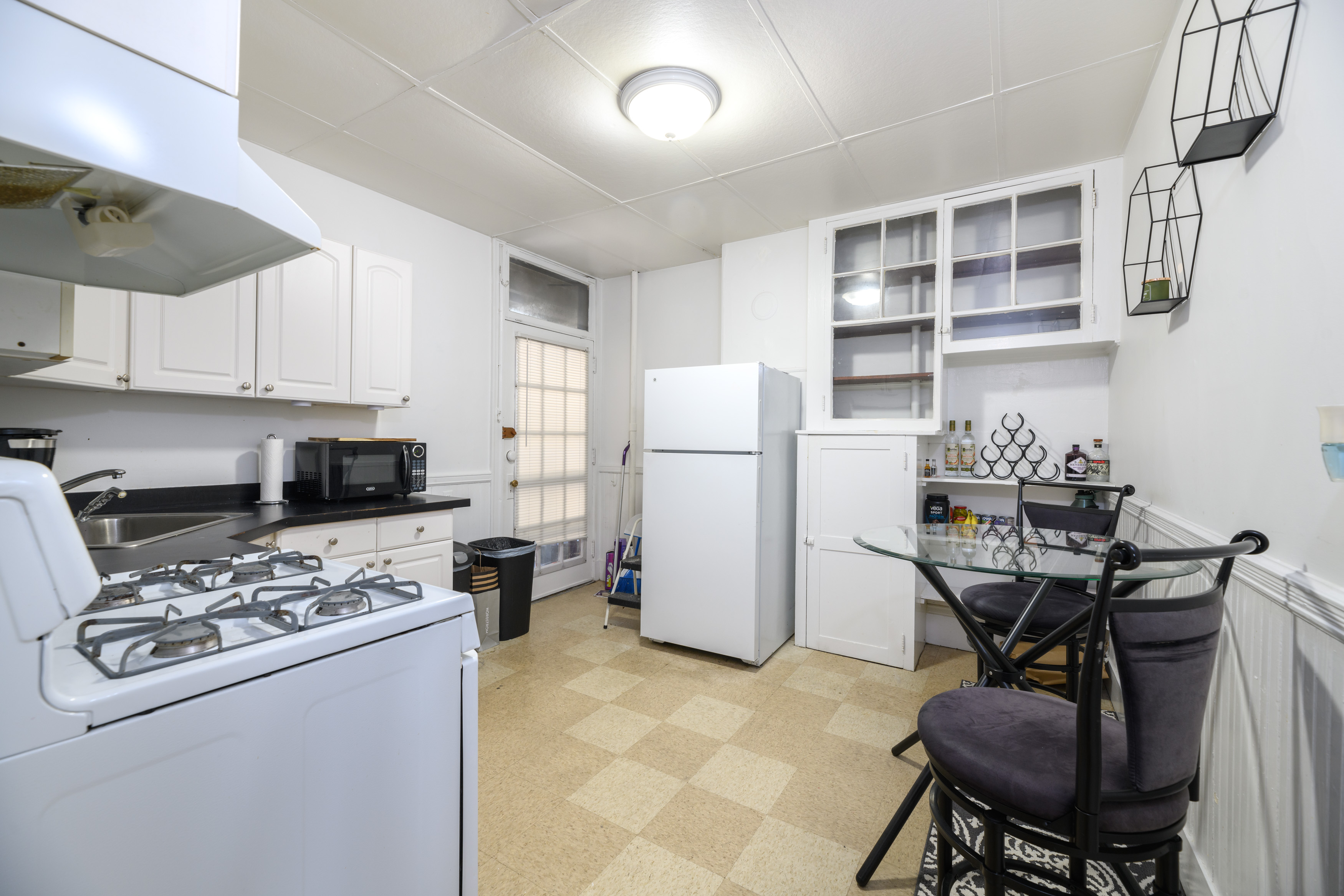 2 Pleasant Ave, Prospect Hill