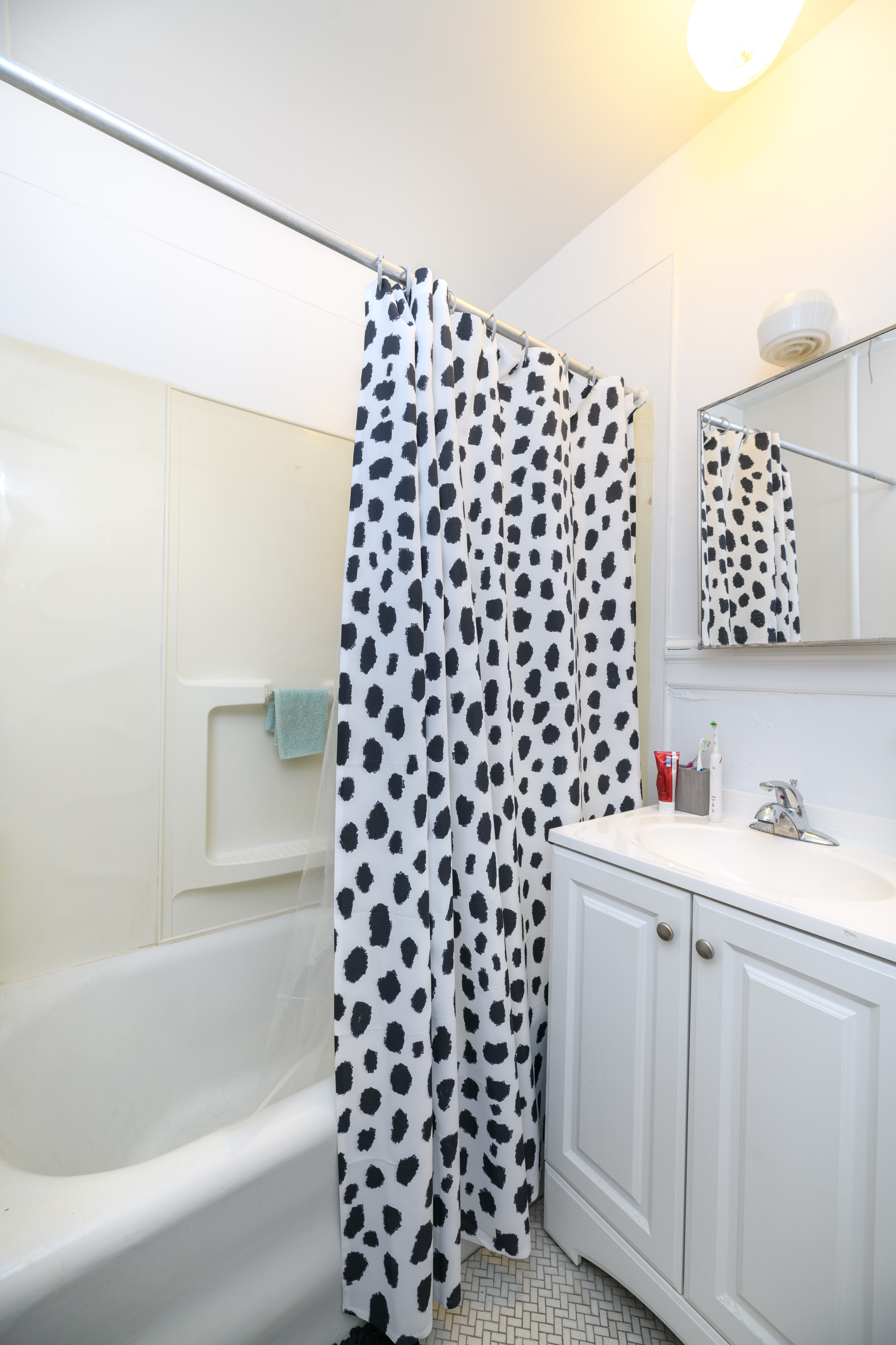 2 Pleasant Ave, Ball Square