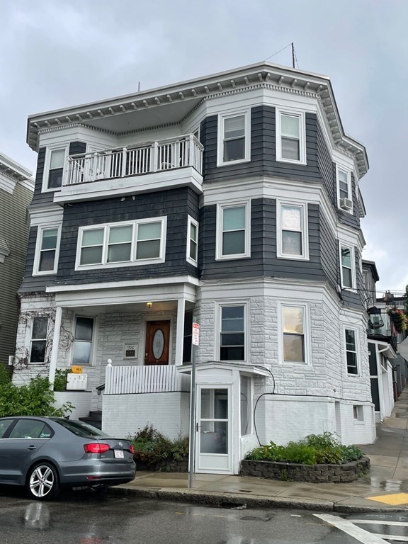 1326 Columbia Rd, South Boston