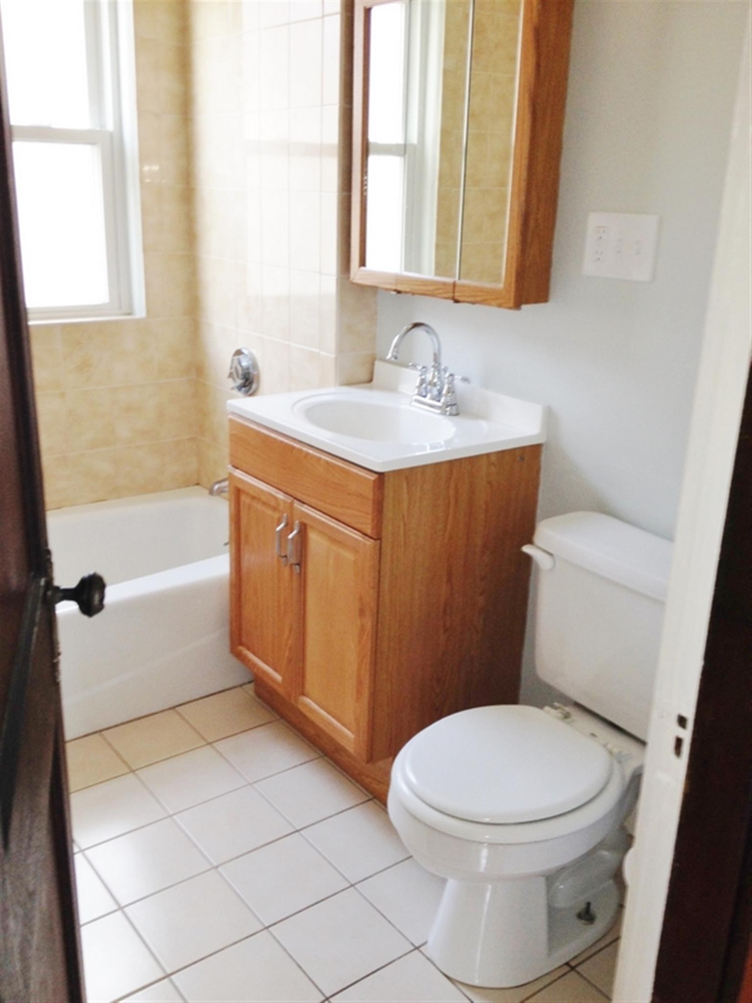 66 Thomas St, Medford