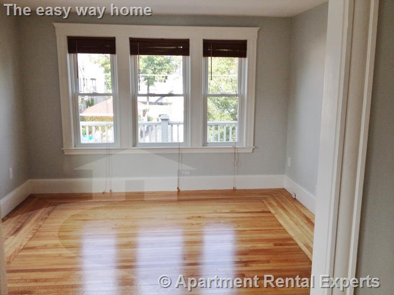 66 Thomas St, Medford