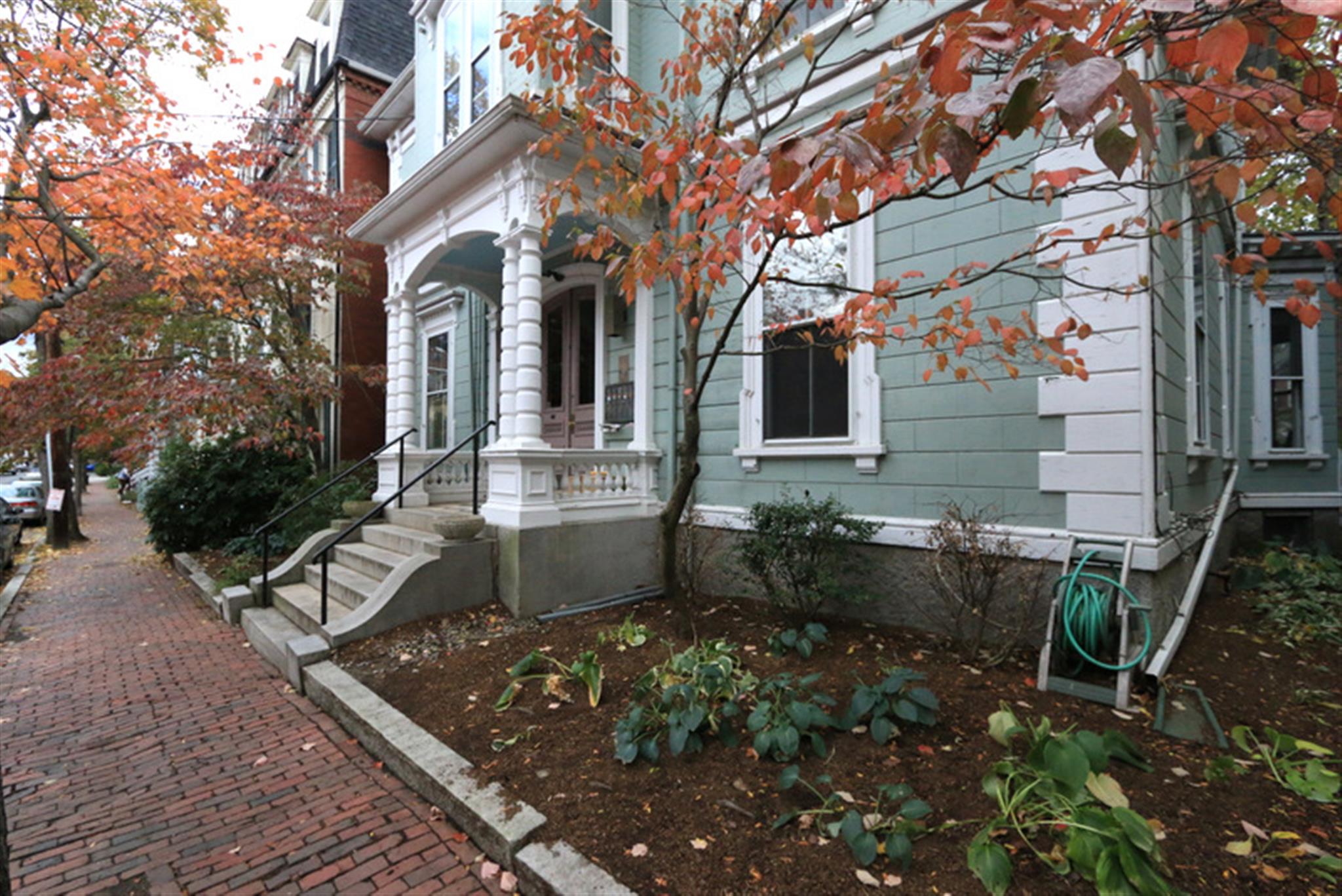 22 Bigelow St, Central Square