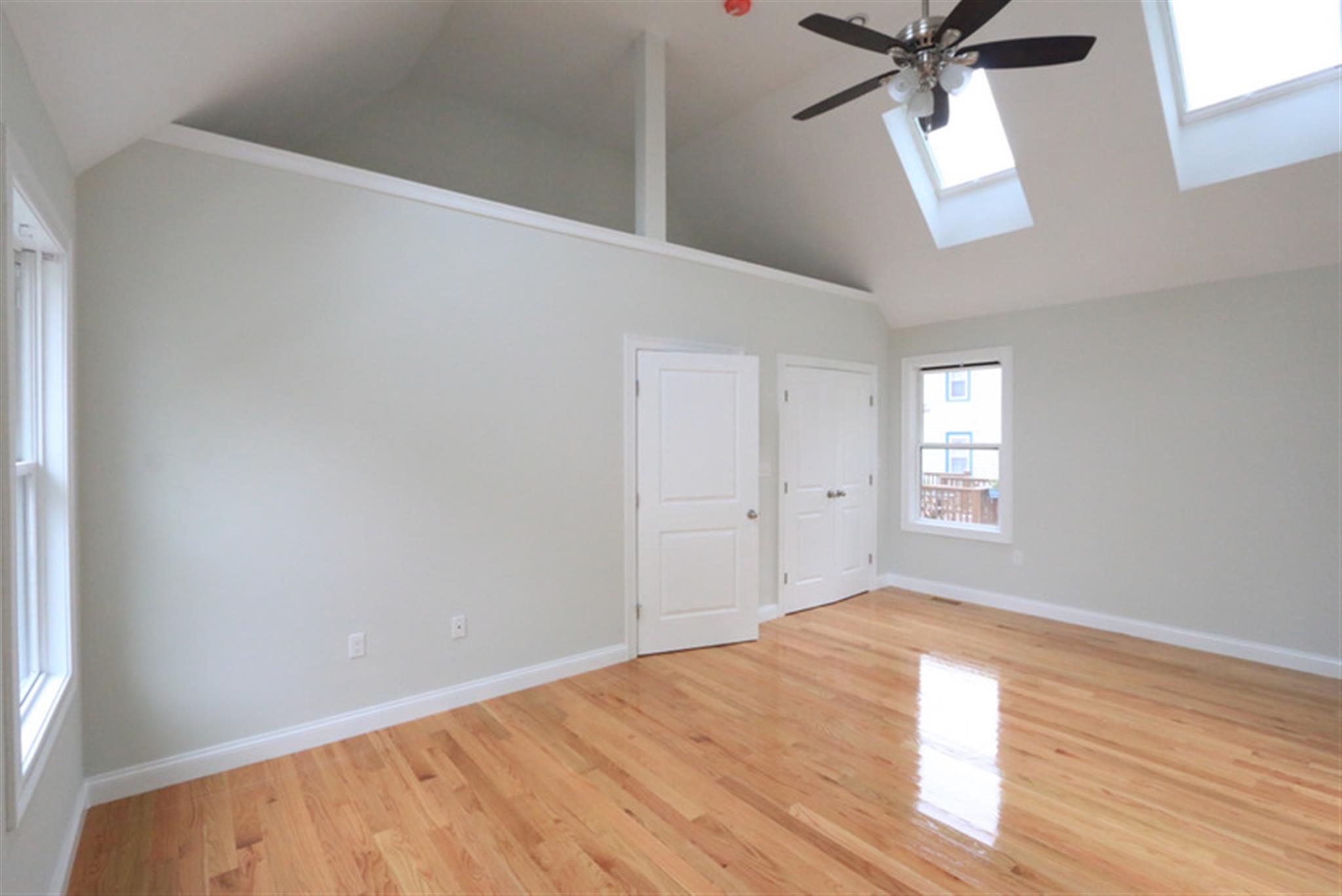 29 Elmwood St, Davis Square