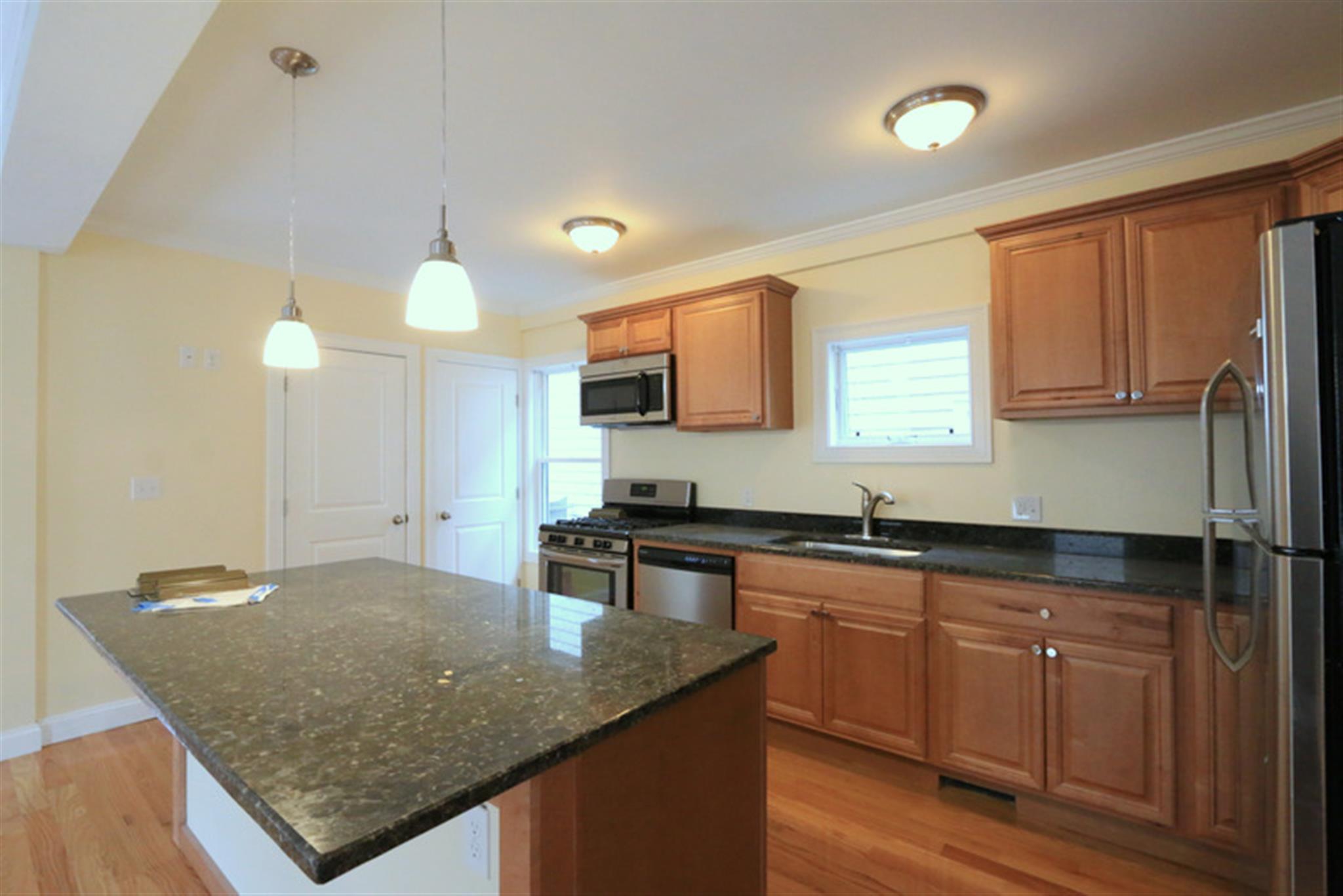 29 Elmwood St, Davis Square