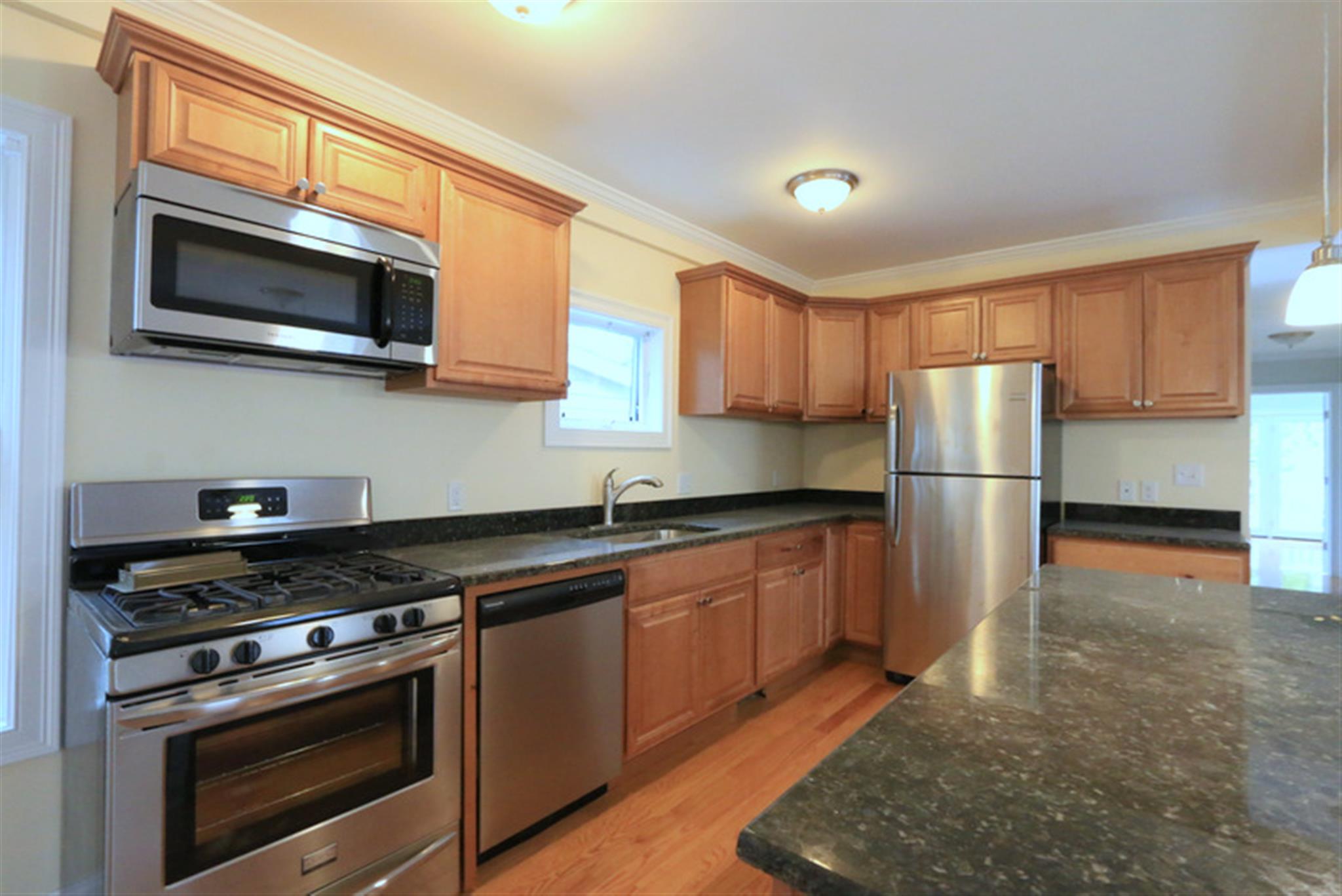 29 Elmwood St, Davis Square