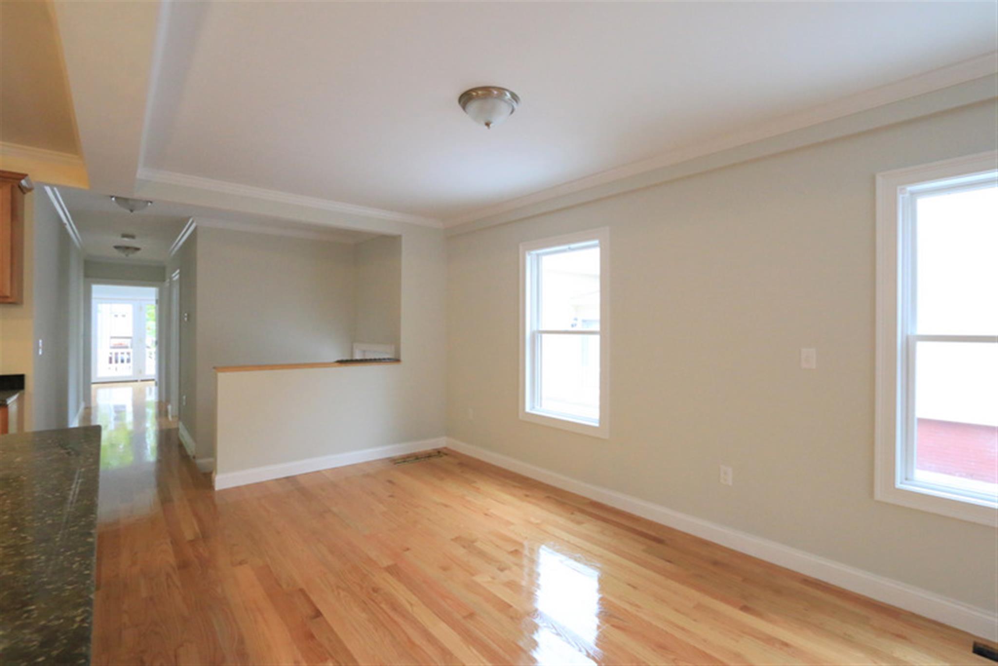 29 Elmwood St, Davis Square