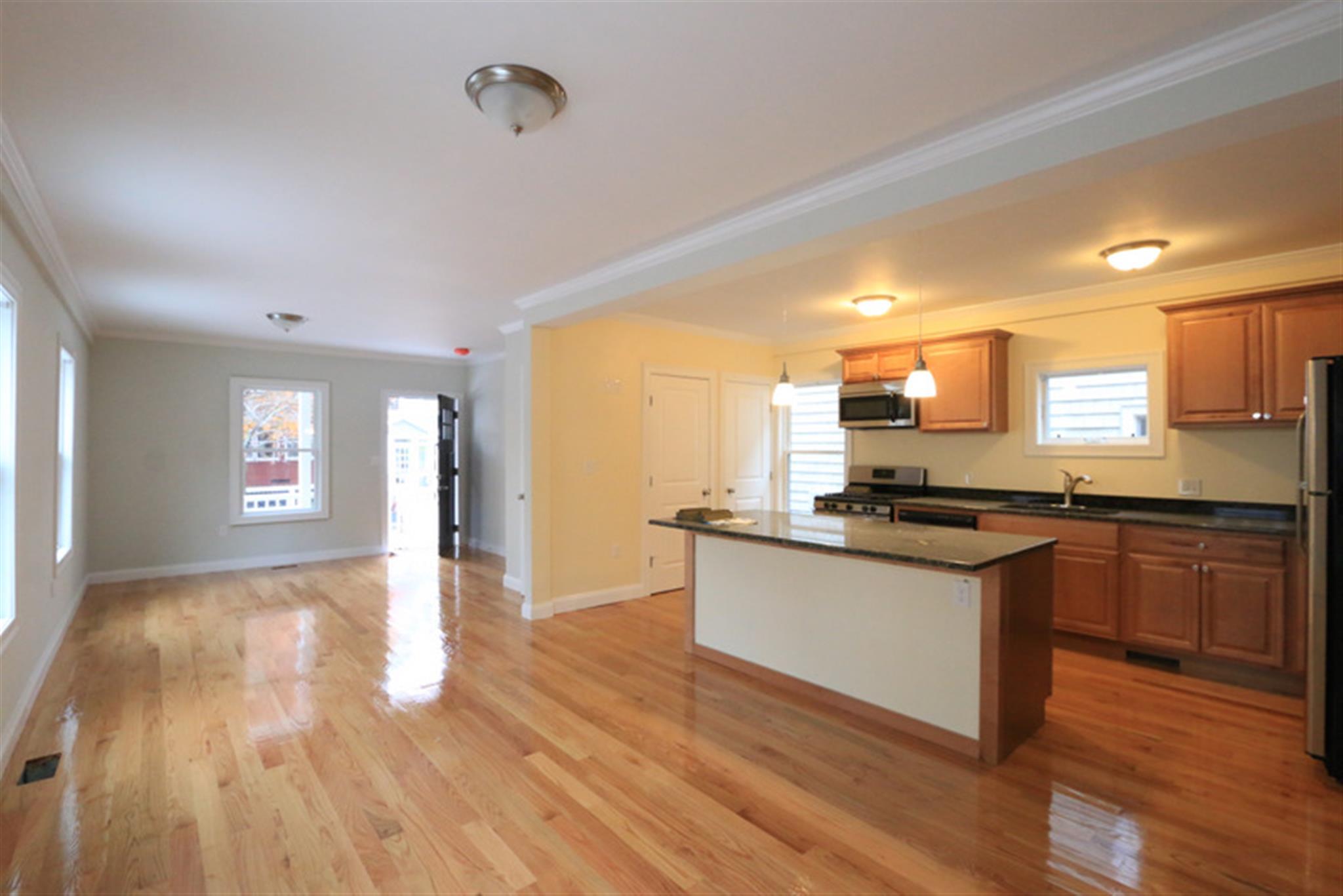 29 Elmwood St, Davis Square