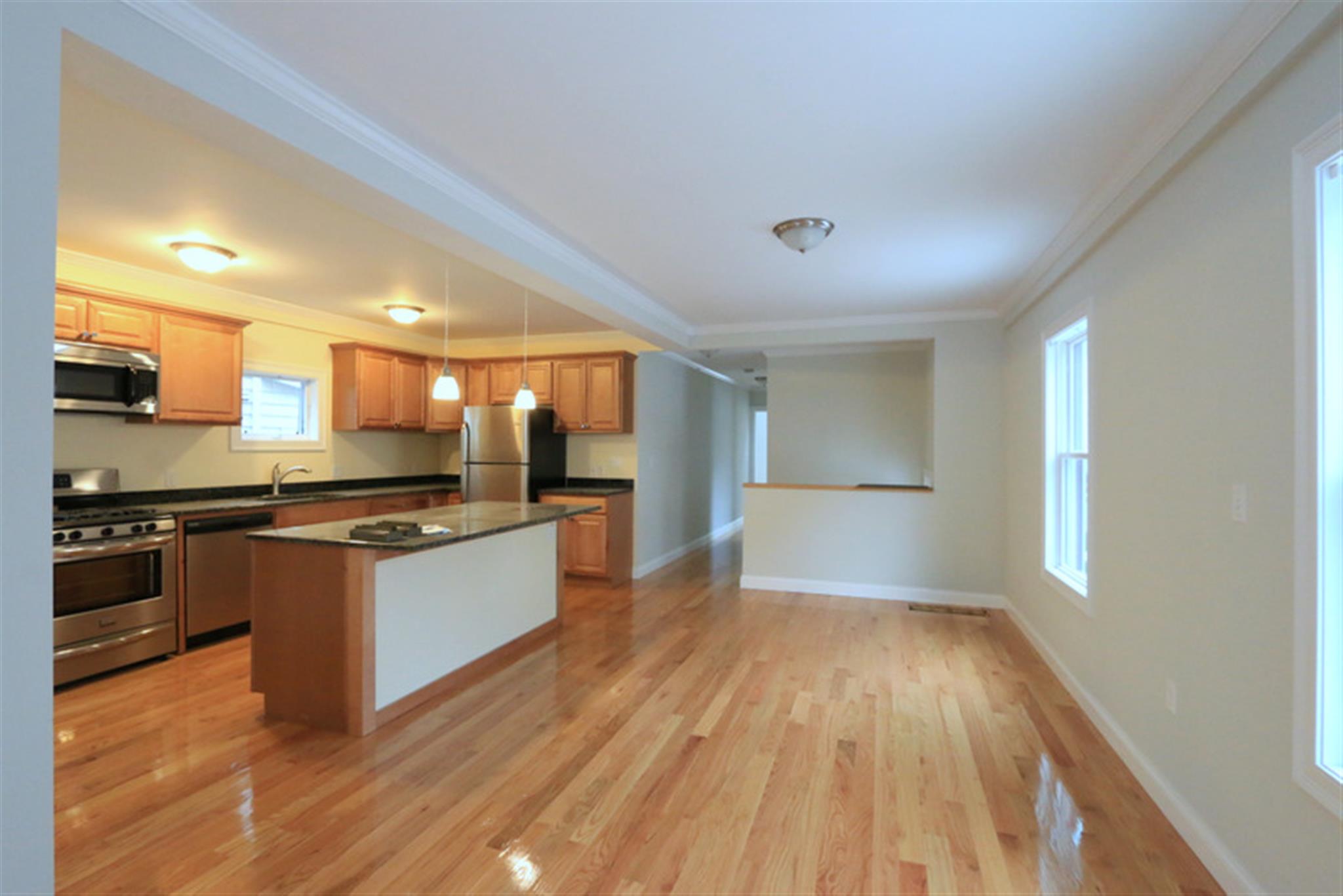 29 Elmwood St, Davis Square