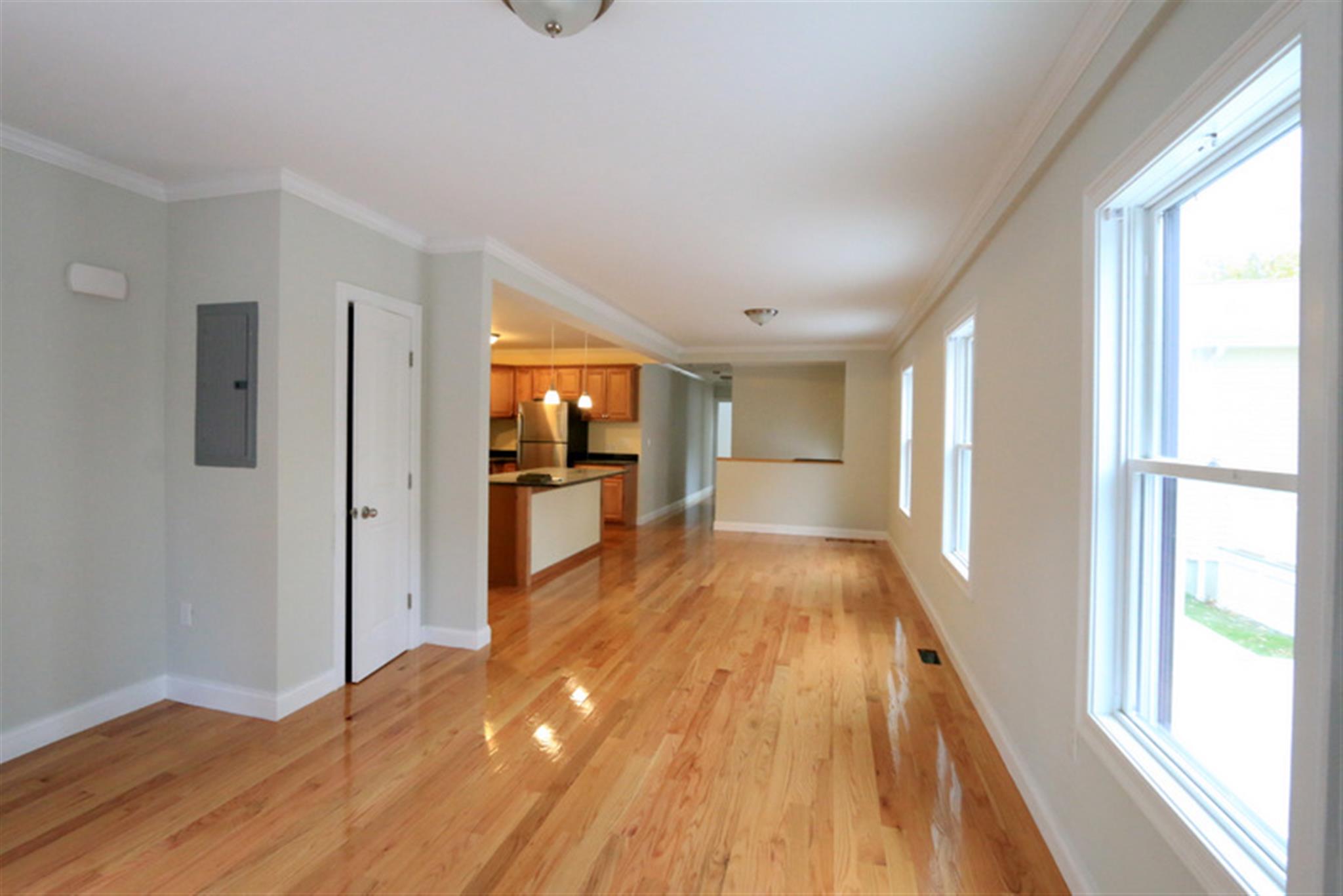 29 Elmwood St, Davis Square