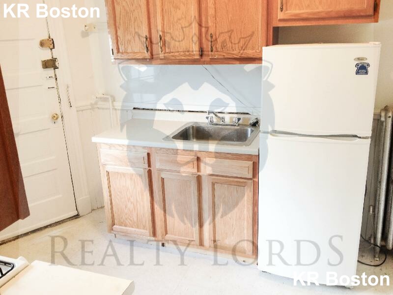 134 Englewoods Ave, Brighton