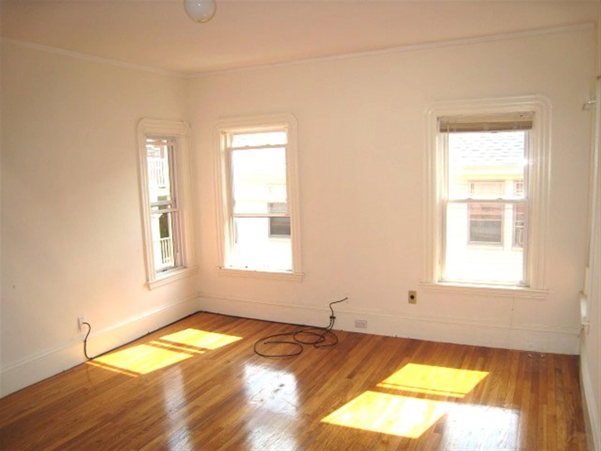 35 Ibbetson St, Porter Square