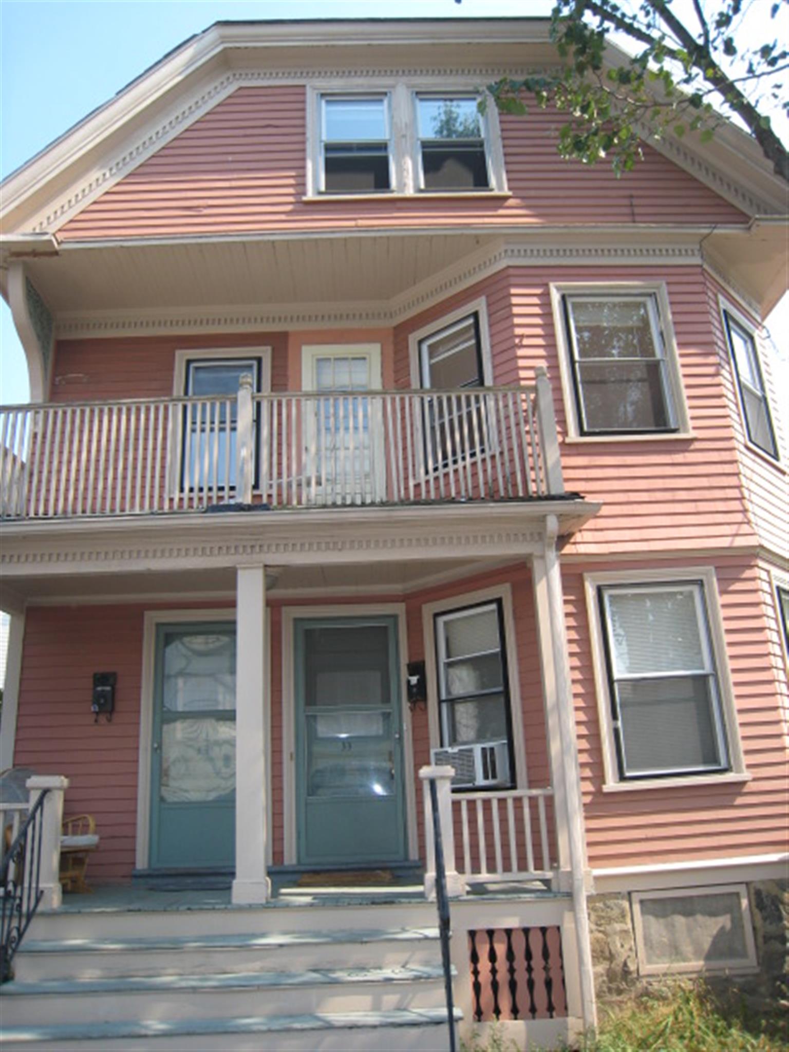 35 Ibbetson St, Porter Square