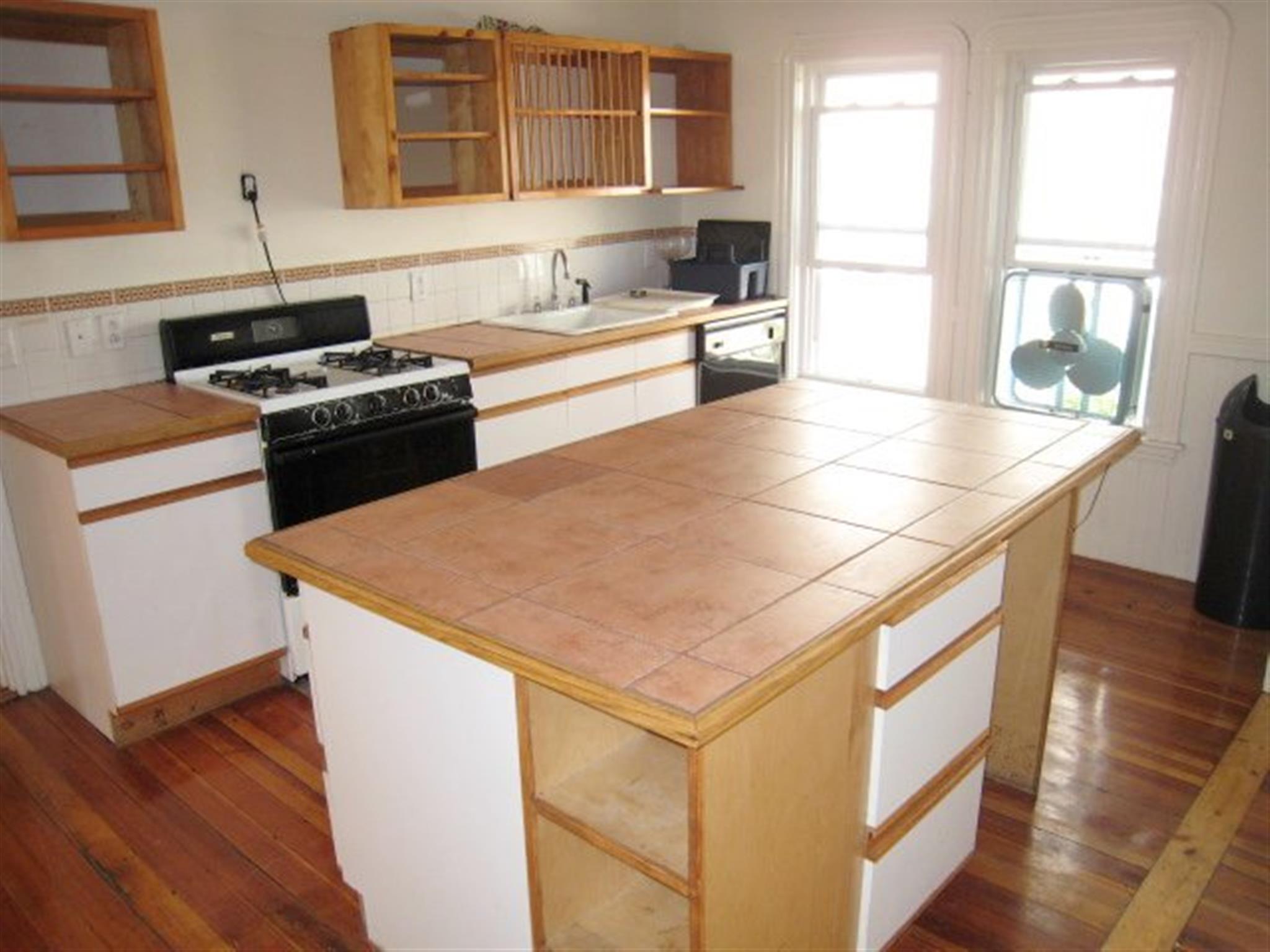 35 Ibbetson St, Porter Square