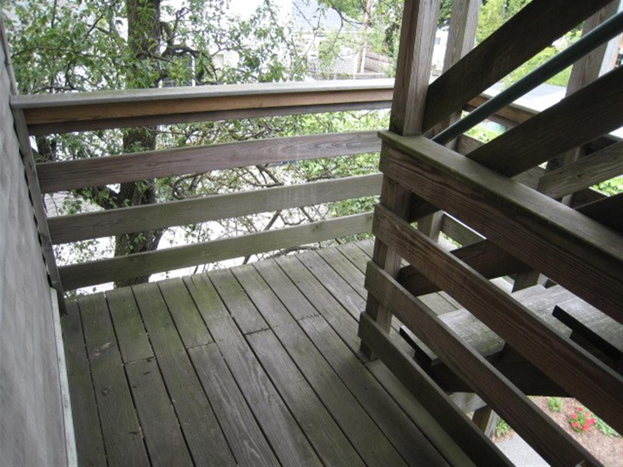 407 Broadway, Magoun Square