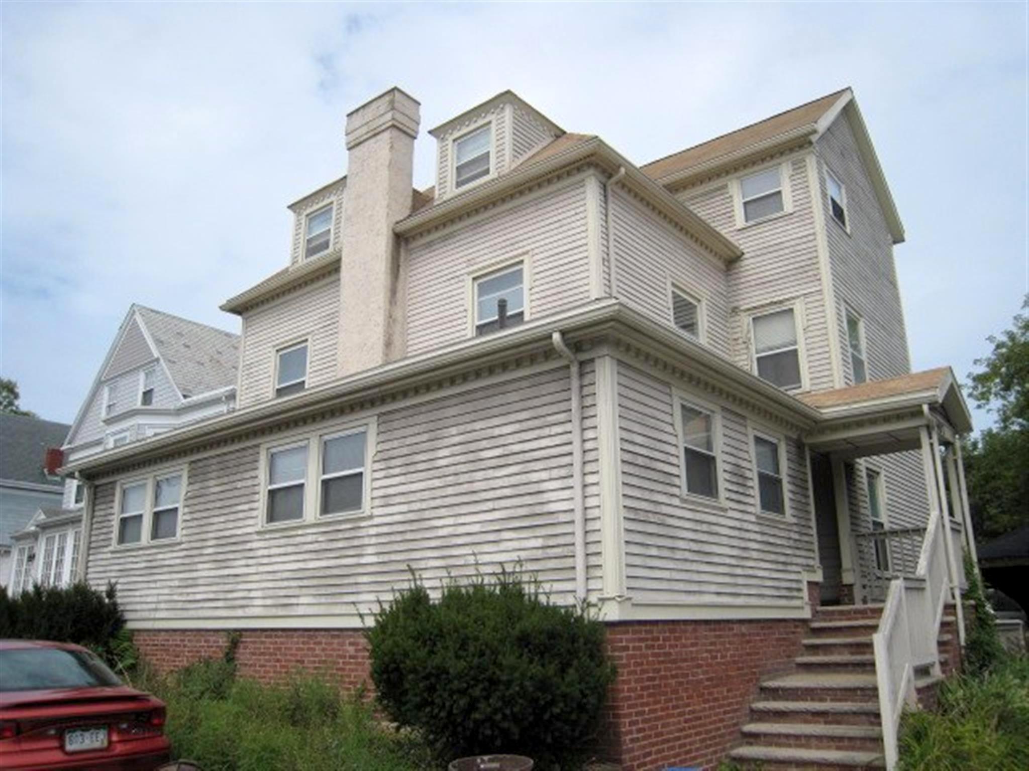 407 Broadway, Magoun Square