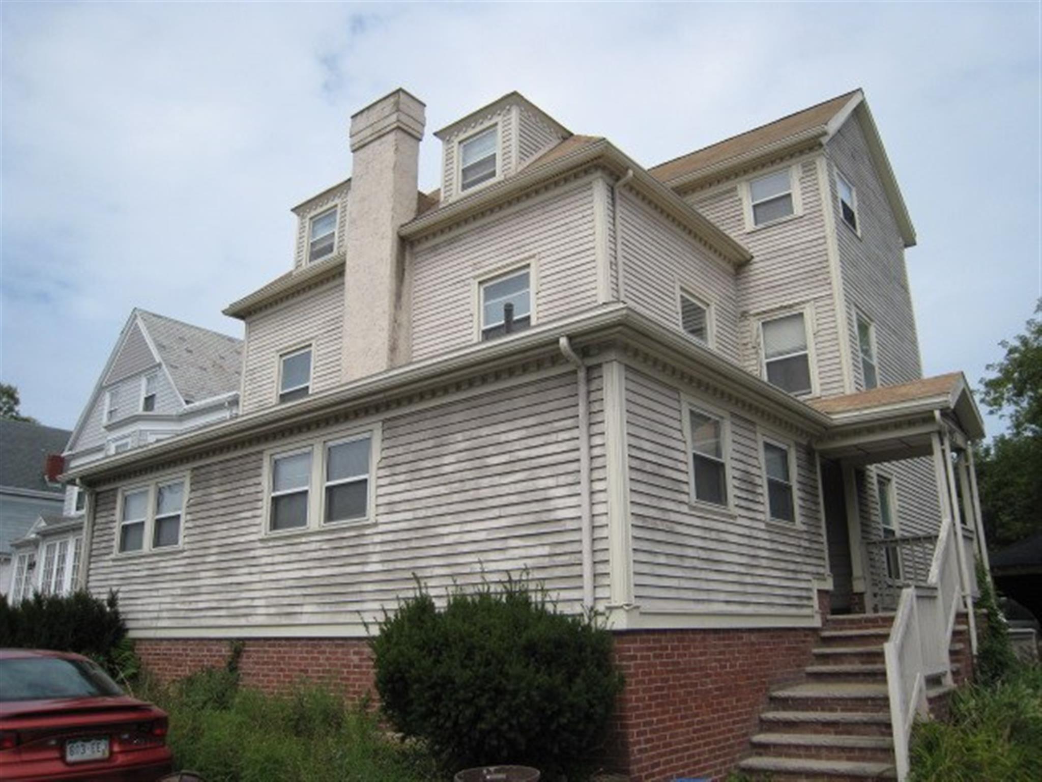 407 Broadway, Magoun Square