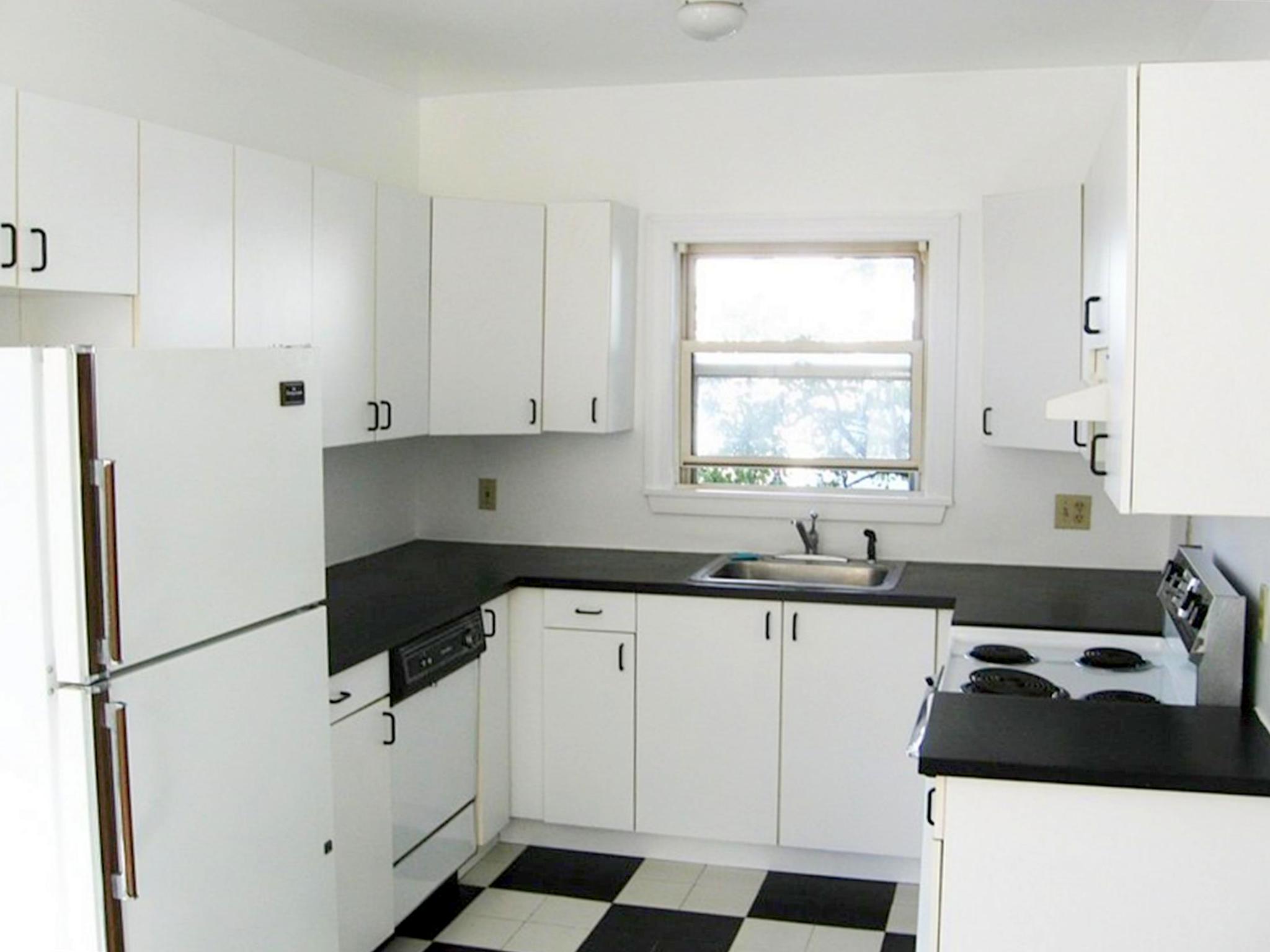 407 Broadway, Magoun Square